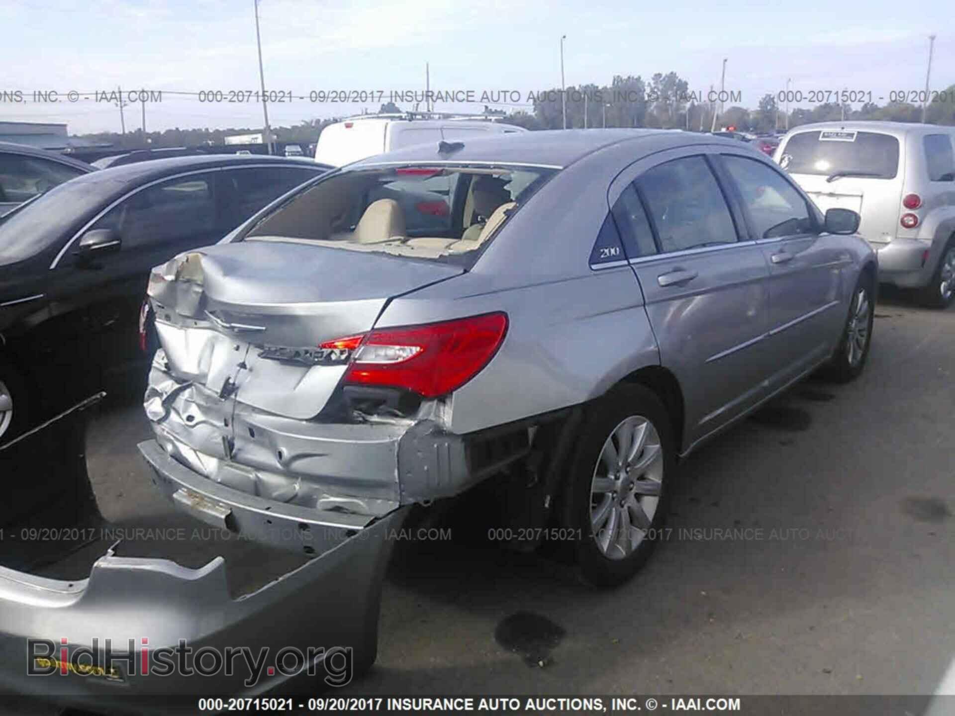 2013 Chrysler 200 - VIN: 1C3CCBBB0DN588638 - Фото 4