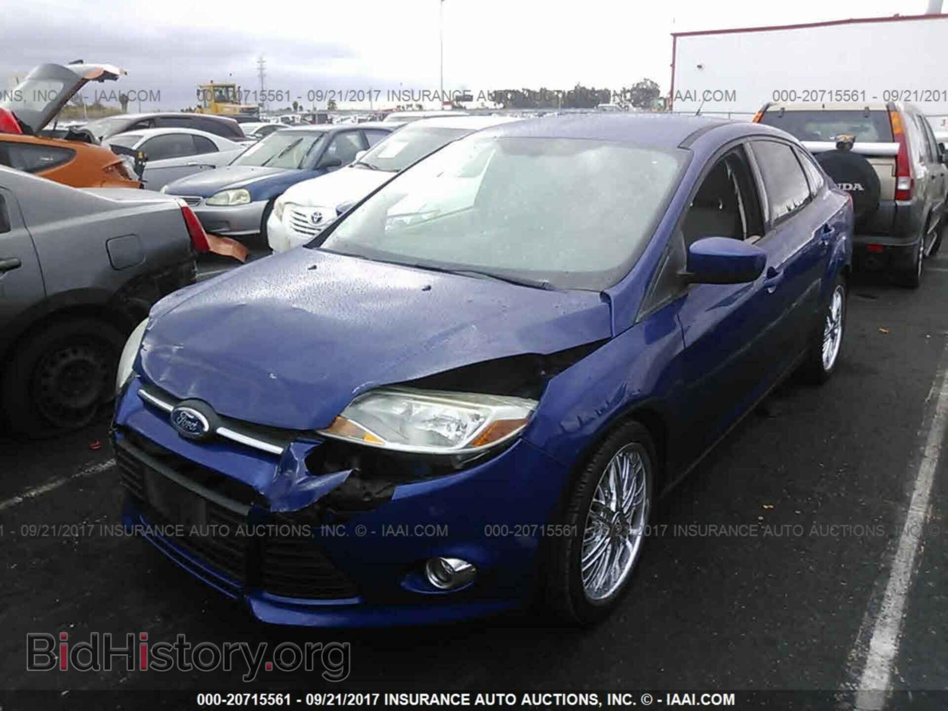 2012 Ford Focus - VIN: 1FAHP3F29CL216964 - Photo 2