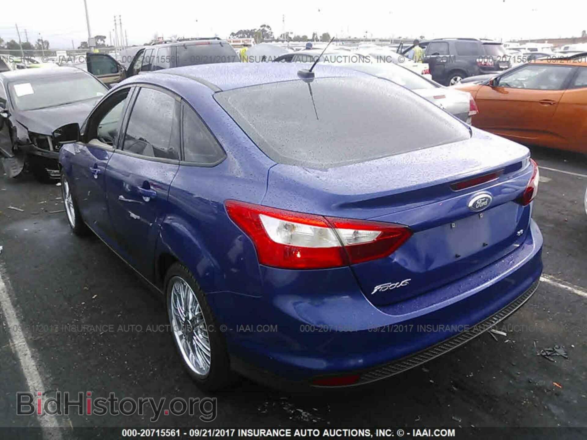 2012 Ford Focus - VIN: 1FAHP3F29CL216964 - Photo 3