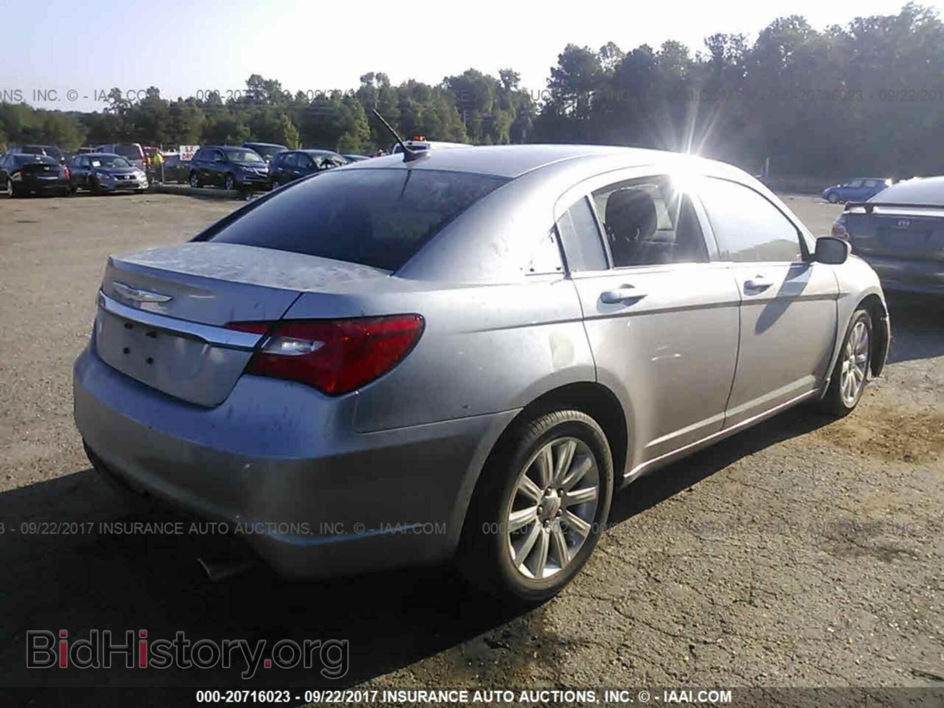 2013 Chrysler 200 - VIN: 1C3CCBBB7DN672780 - Photo 4