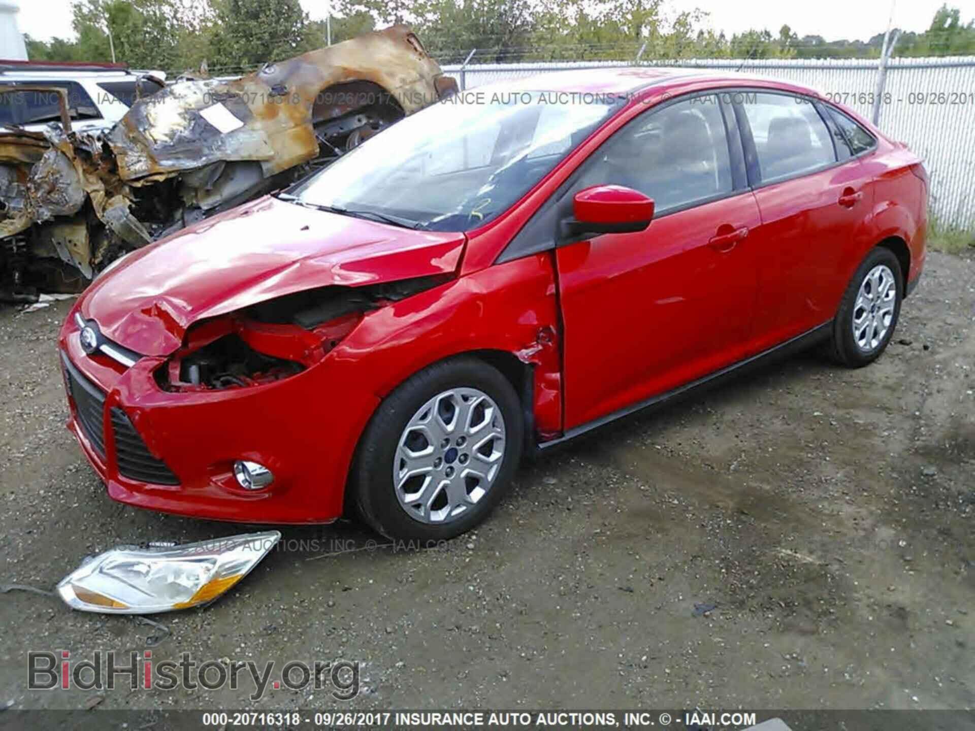 2012 Ford Focus - VIN: 1FAHP3F25CL222034 - Фото 2