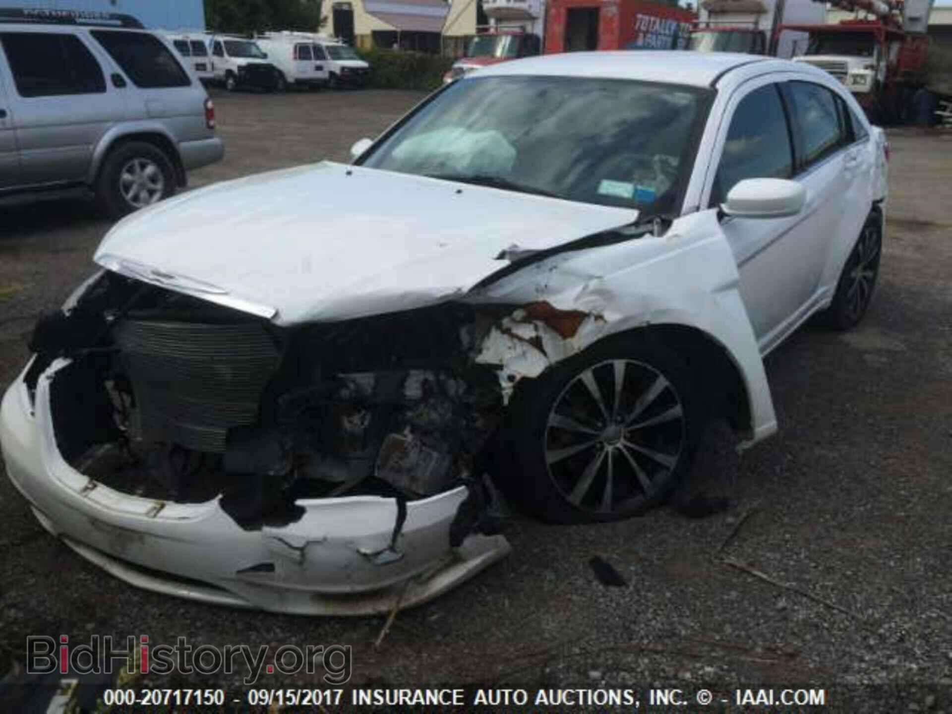 2014 Chrysler 200 - VIN: 1C3CCBBG4EN153571 - Photo 6