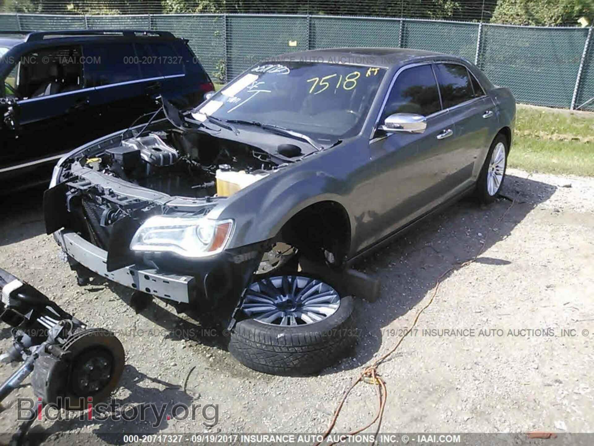 2011 Chrysler 300c - VIN: 2C3CA6CT7BH583978 - Фото 2
