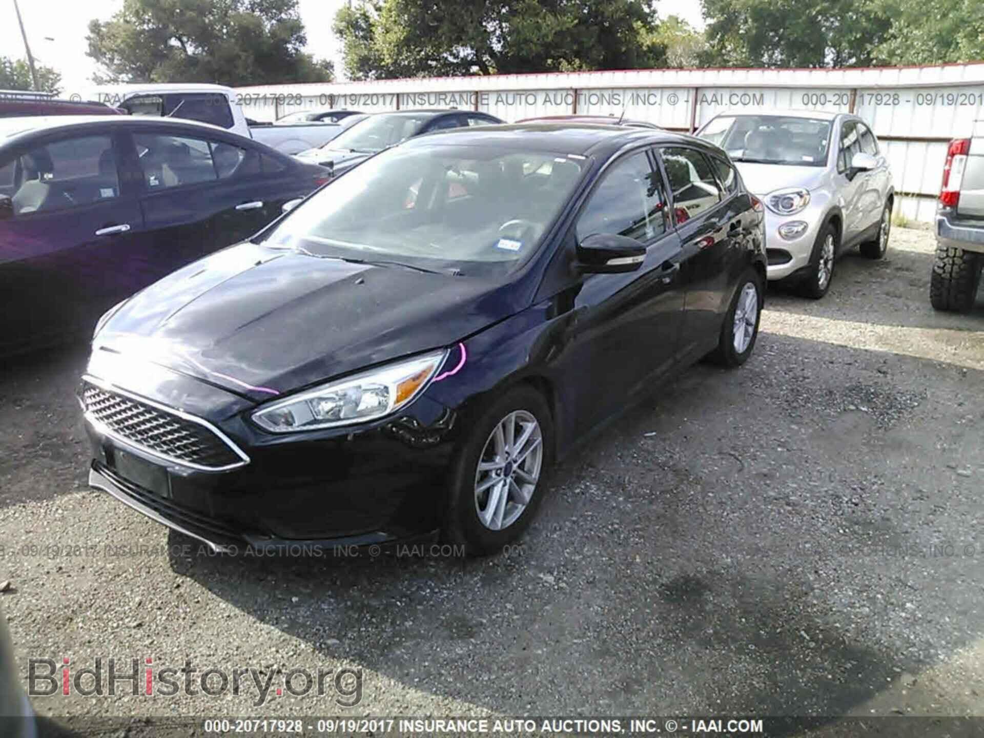 2016 Ford Focus - VIN: 1FADP3K23GL351965 - Photo 2
