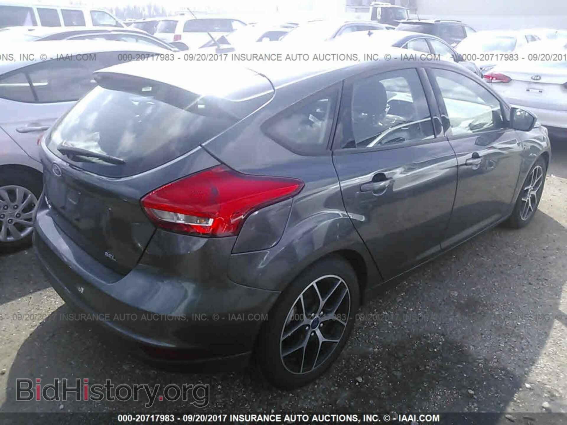 2017 Ford Focus - VIN: 1FADP3M26HL264494 - Photo 4