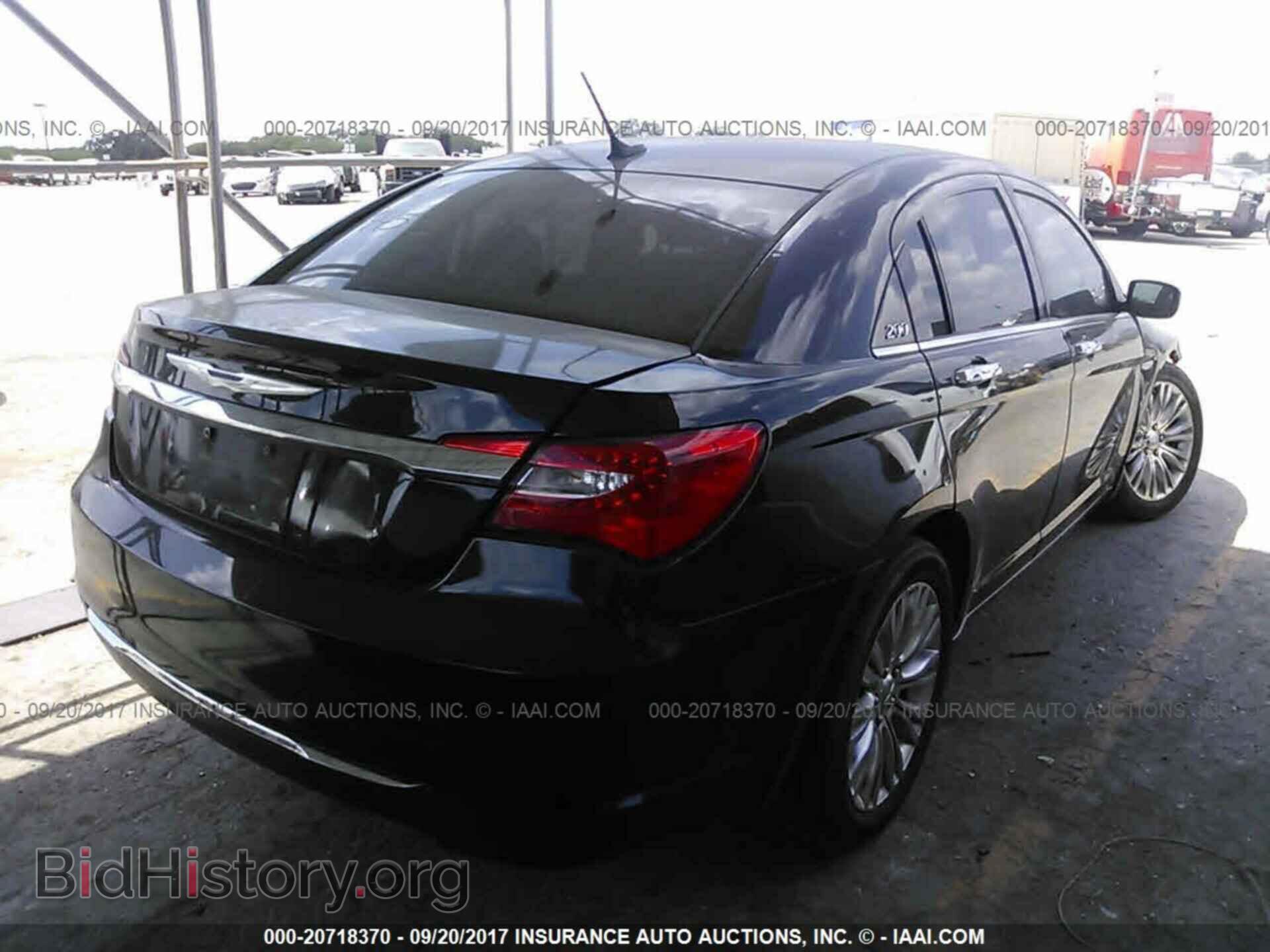 2012 Chrysler 200 - VIN: 1C3CCBCB3CN142965 - Photo 4