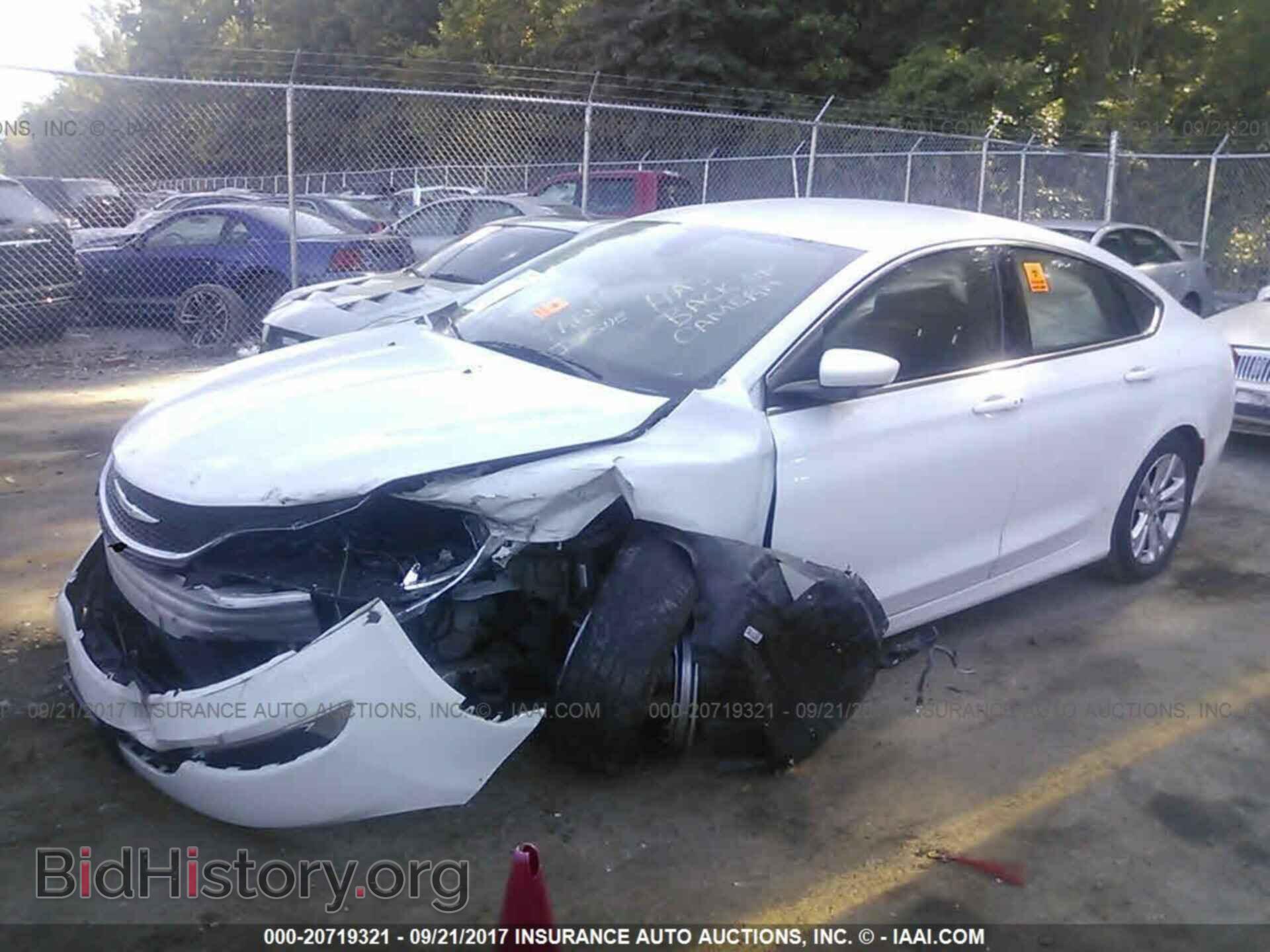 2015 Chrysler 200 - VIN: 1C3CCCAB0FN640456 - Фото 2
