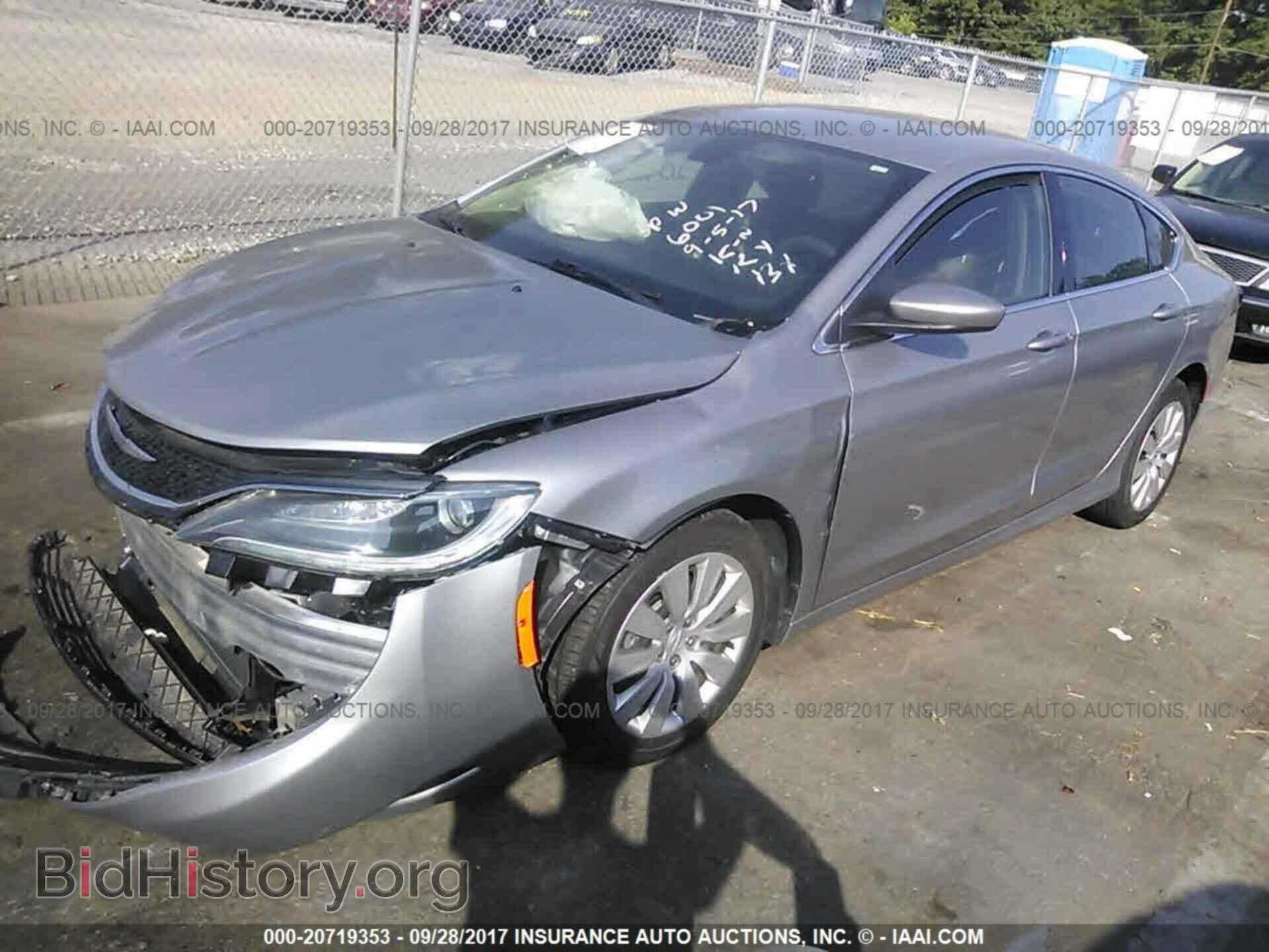 2016 Chrysler 200 - VIN: 1C3CCCFB7GN171425 - Фото 2