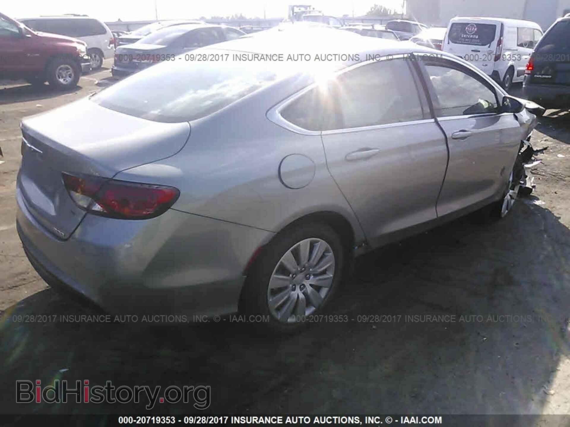 2016 Chrysler 200 - VIN: 1C3CCCFB7GN171425 - Фото 4
