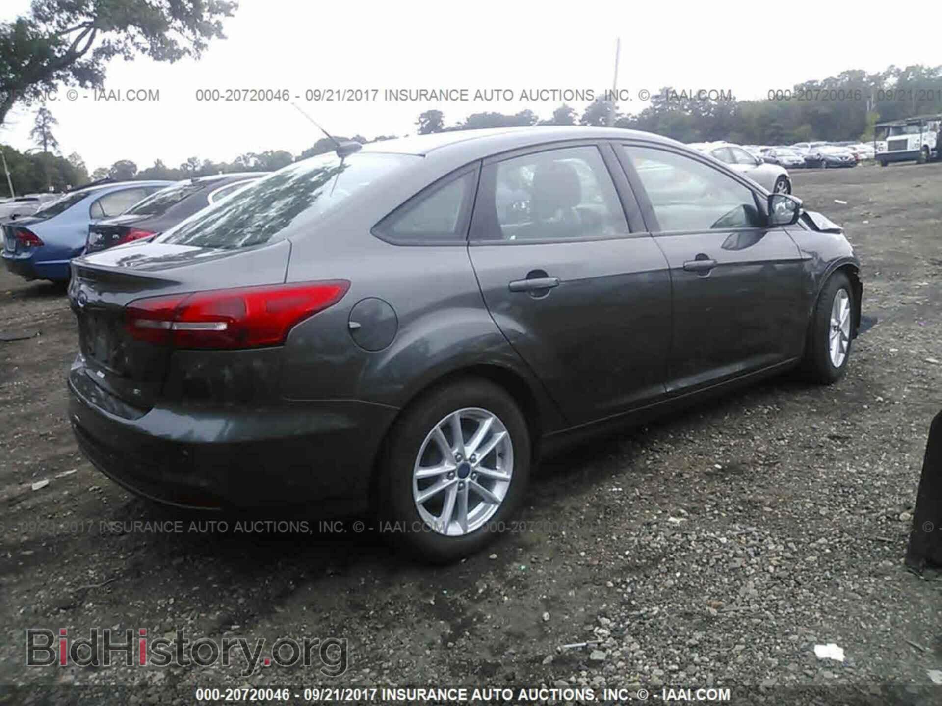 2015 Ford Focus - VIN: 1FADP3F28FL258786 - Photo 4