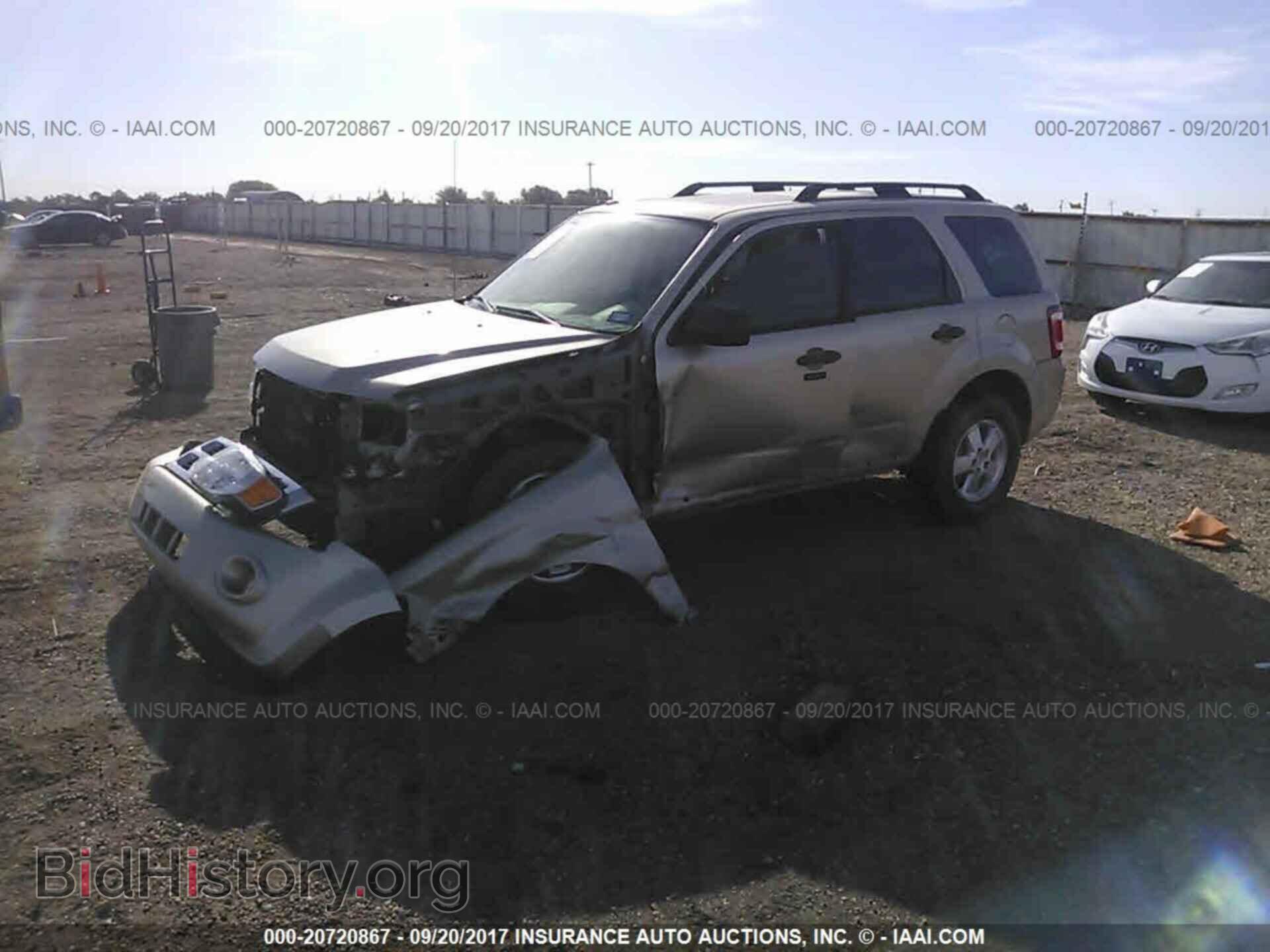 2011 Ford Escape - VIN: 1FMCU9D77BKA81644 - Фото 2