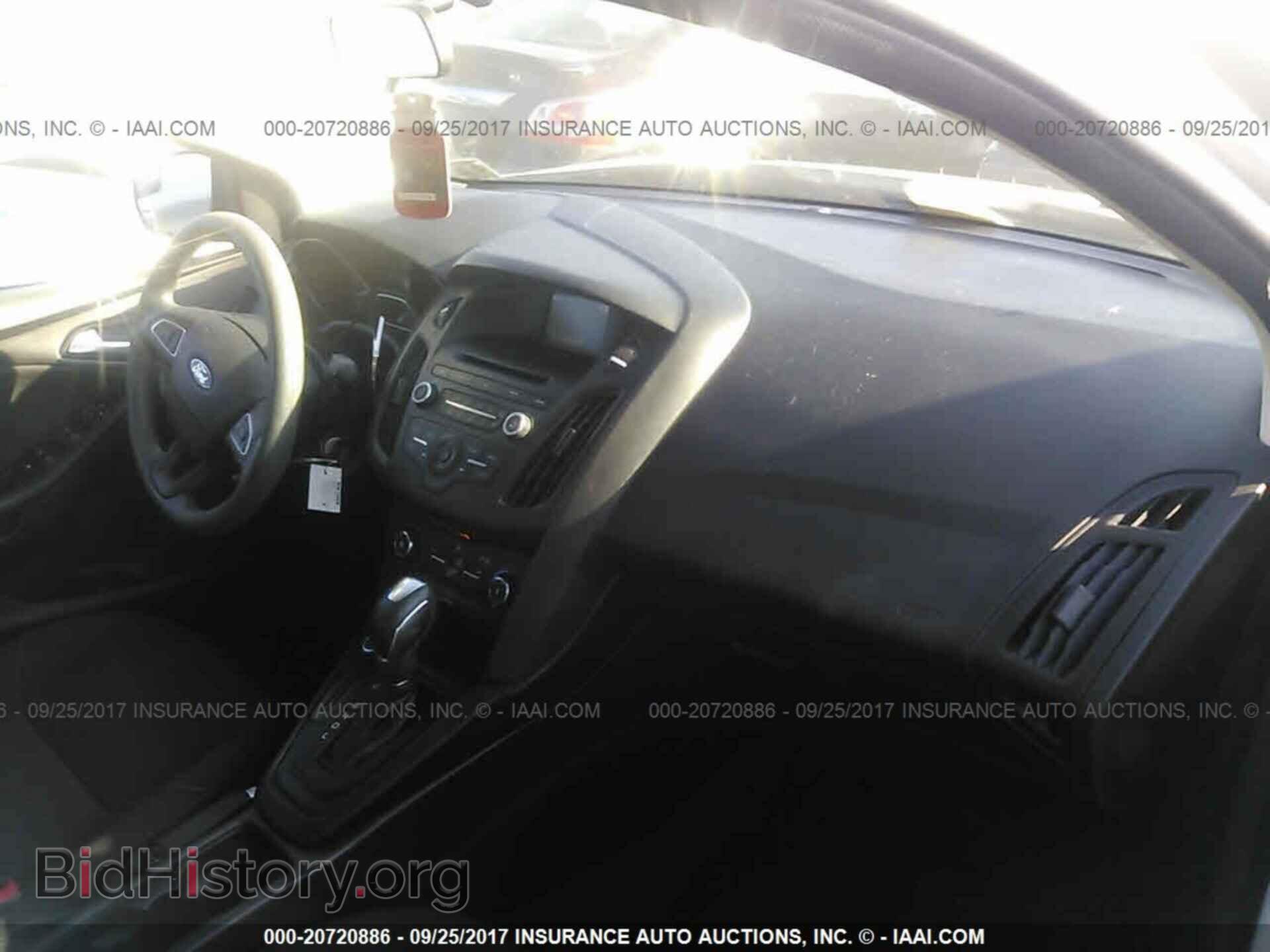 2016 Ford Focus - VIN: 1FADP3F21GL354390 - Photo 5