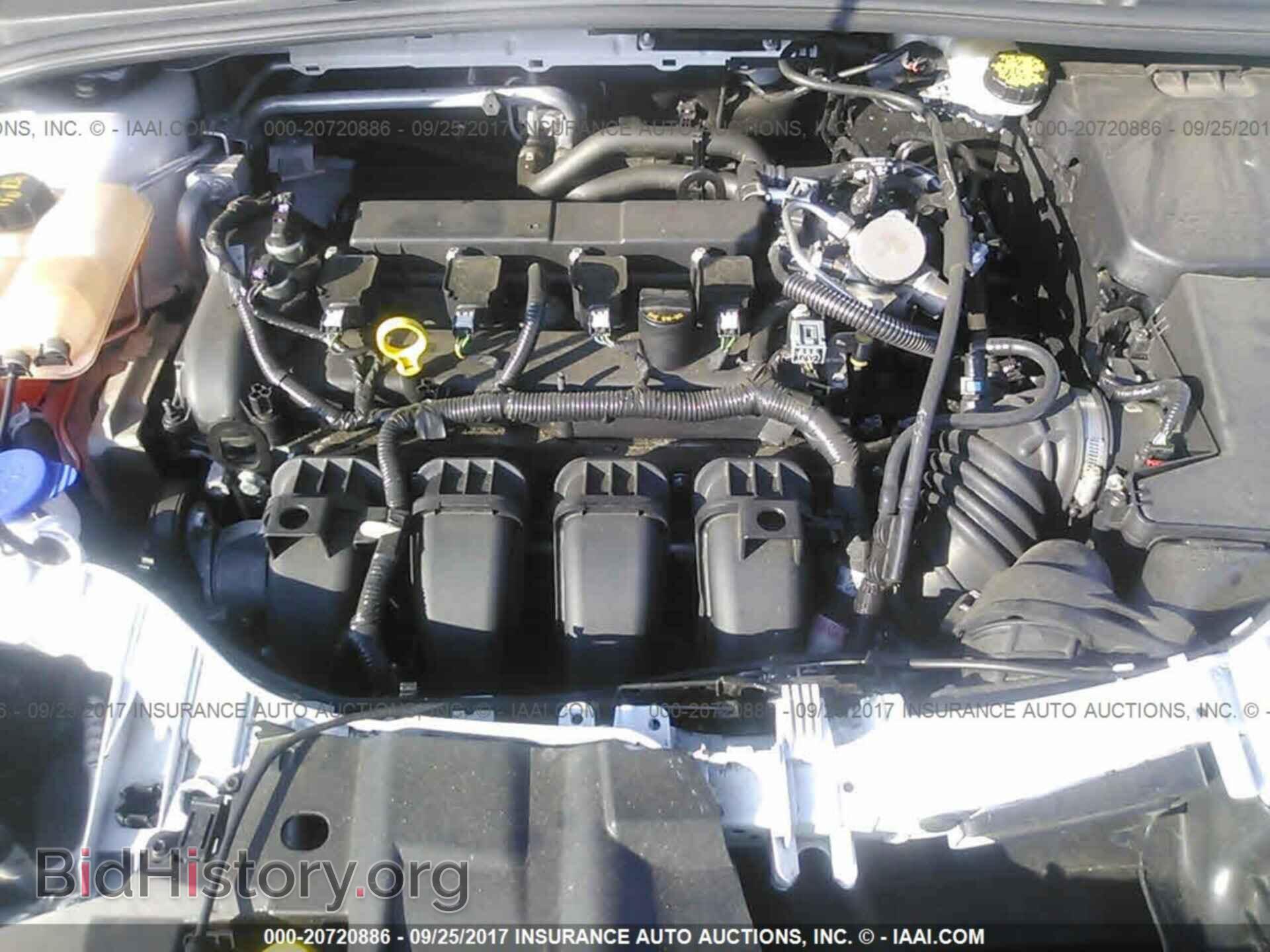 2016 Ford Focus - VIN: 1FADP3F21GL354390 - Photo 10