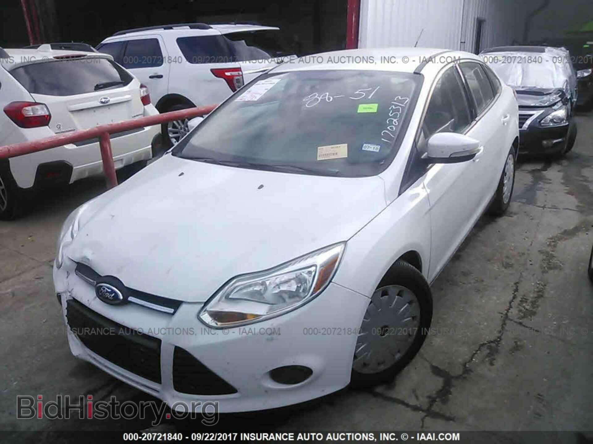 2013 Ford Focus - VIN: 1FADP3F20DL327676 - Фото 2