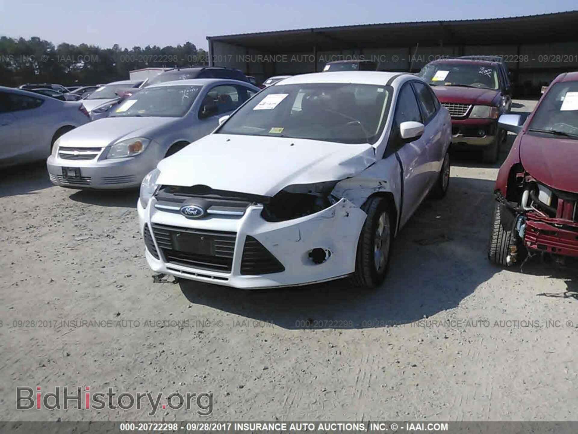 2014 Ford Focus - VIN: 1FADP3F22EL177460 - Photo 2
