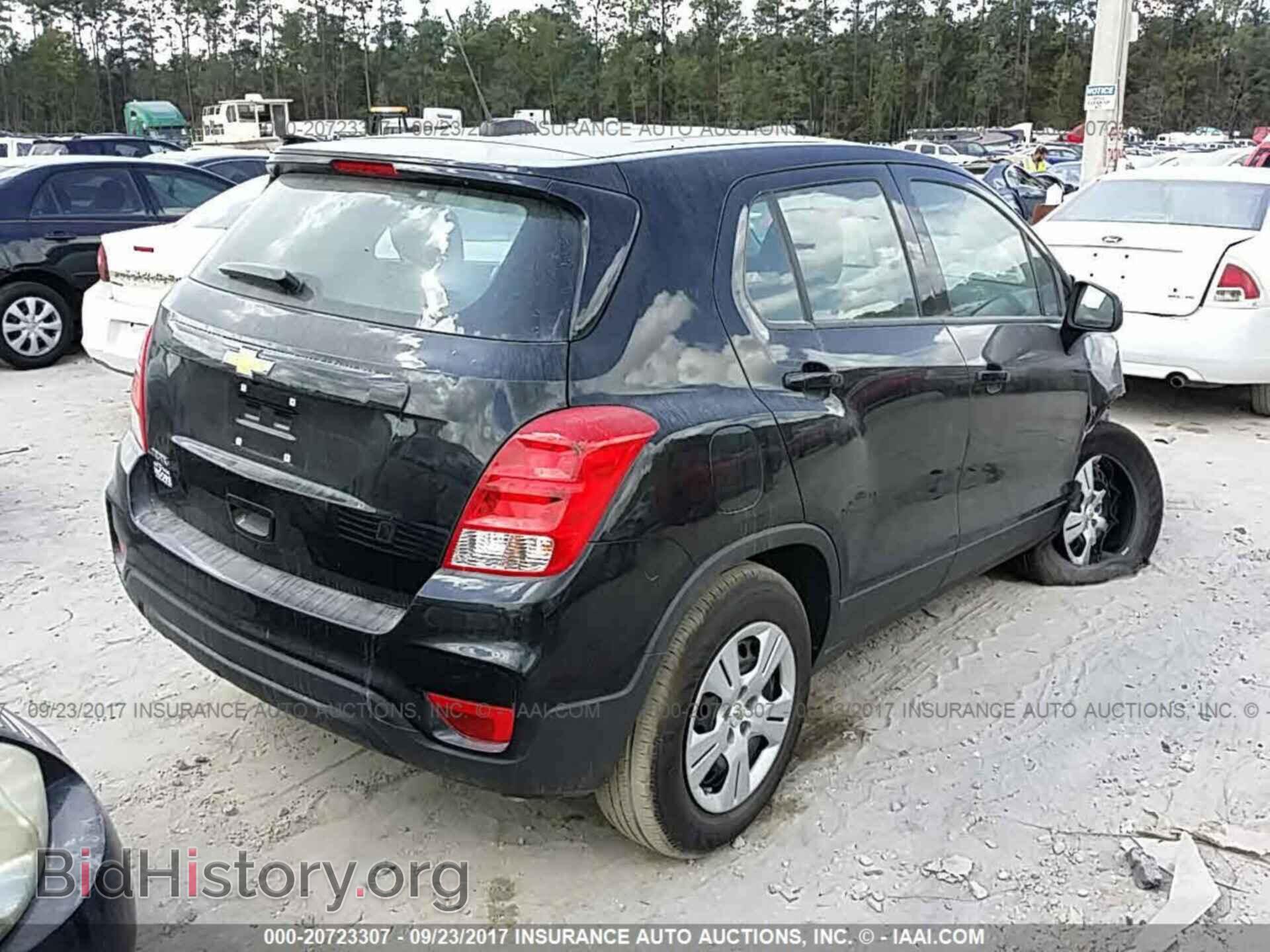 2017 Chevrolet Trax - VIN: 3GNCJKSB2HL185355 - Фото 4