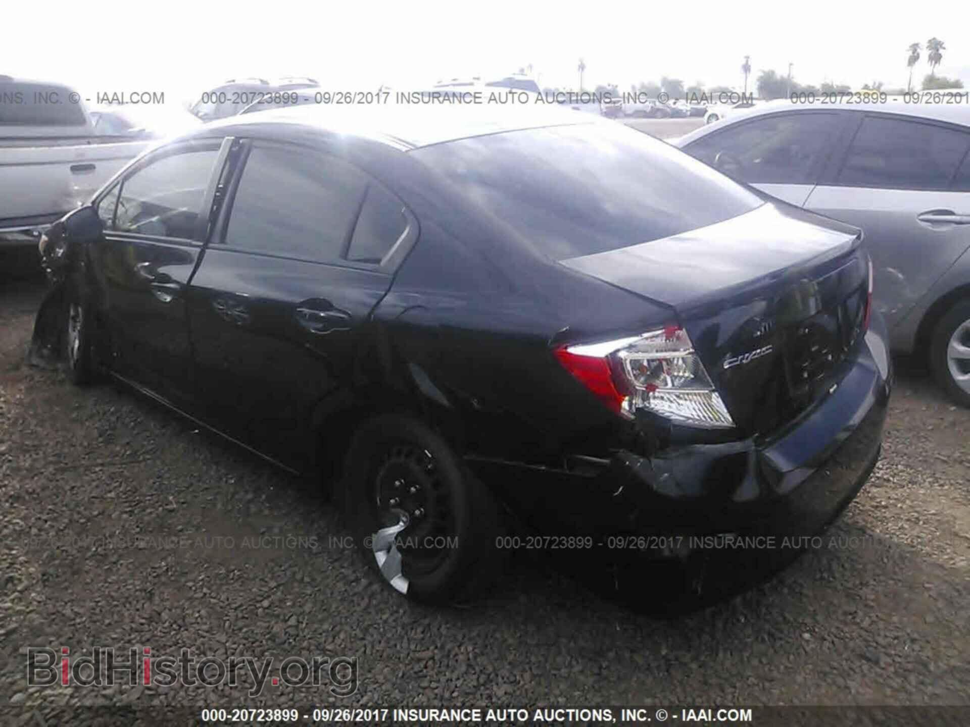 2012 Honda Civic - VIN: 2HGFB2F53CH563497 - Photo 3