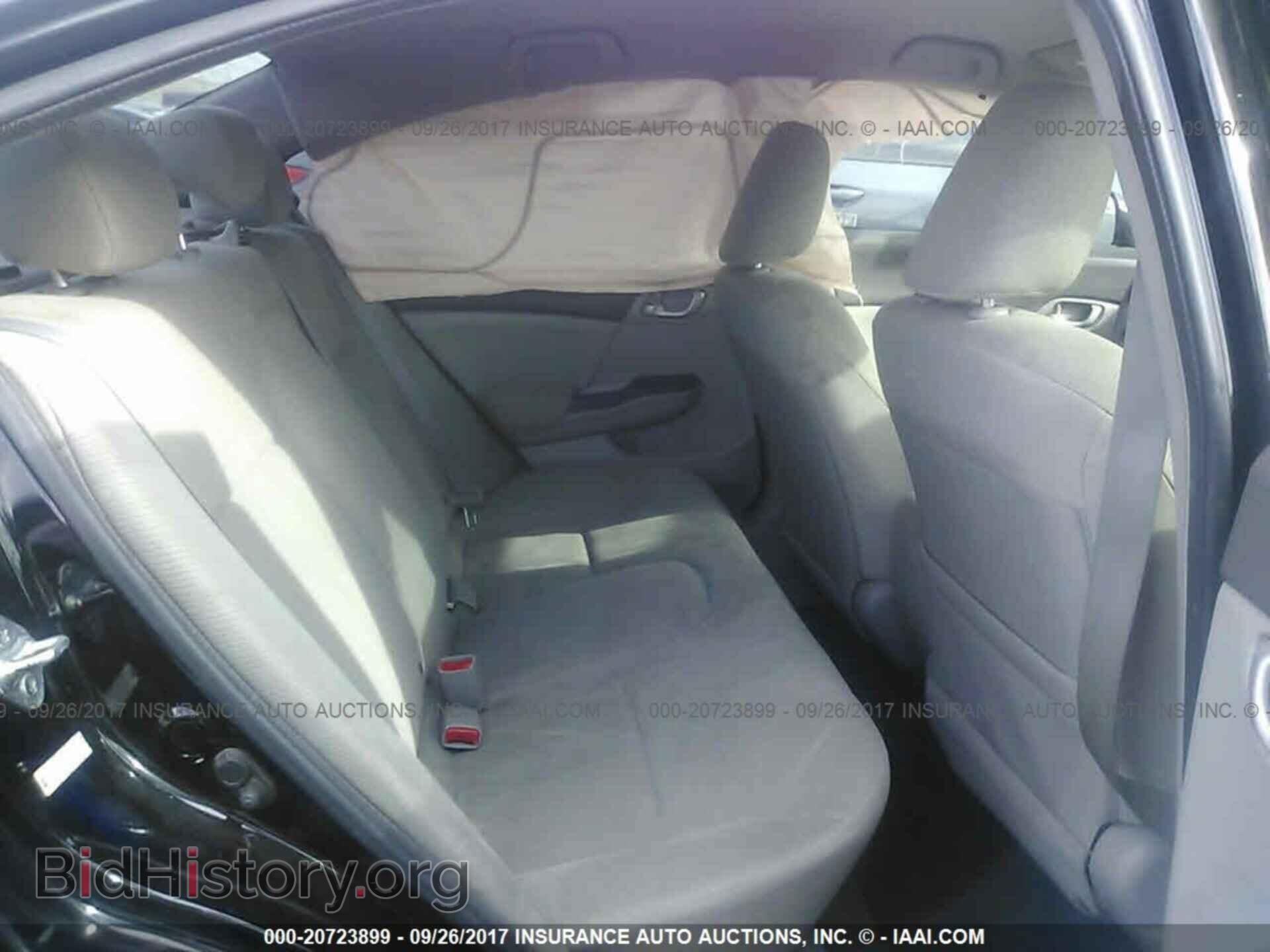 2012 Honda Civic - VIN: 2HGFB2F53CH563497 - Photo 8
