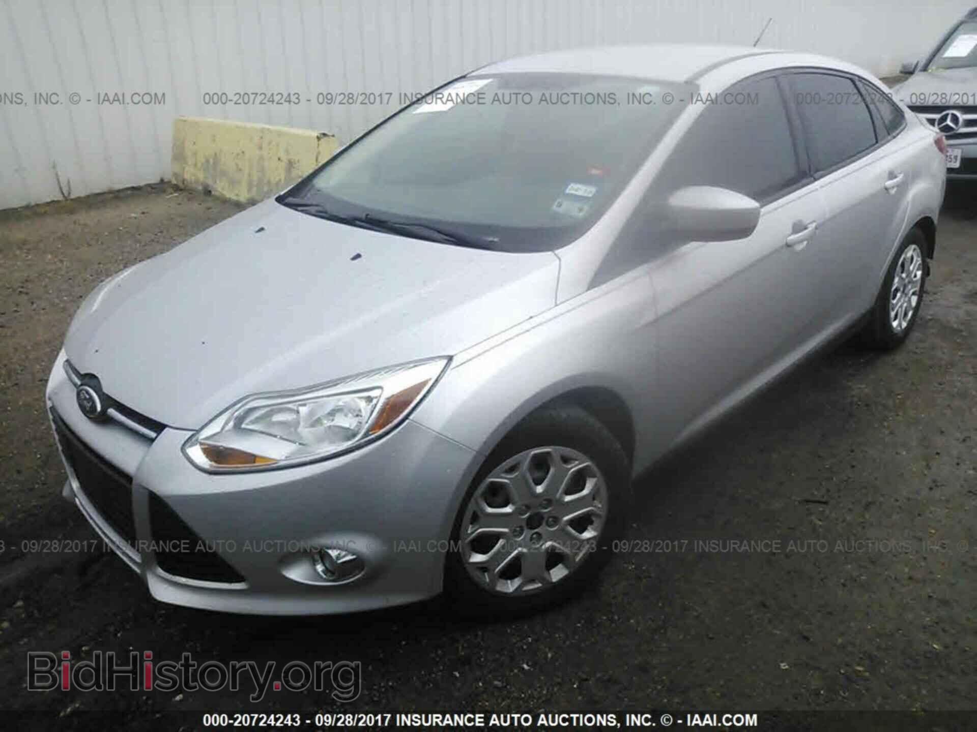 2012 Ford Focus - VIN: 1FAHP3F28CL466132 - Photo 2