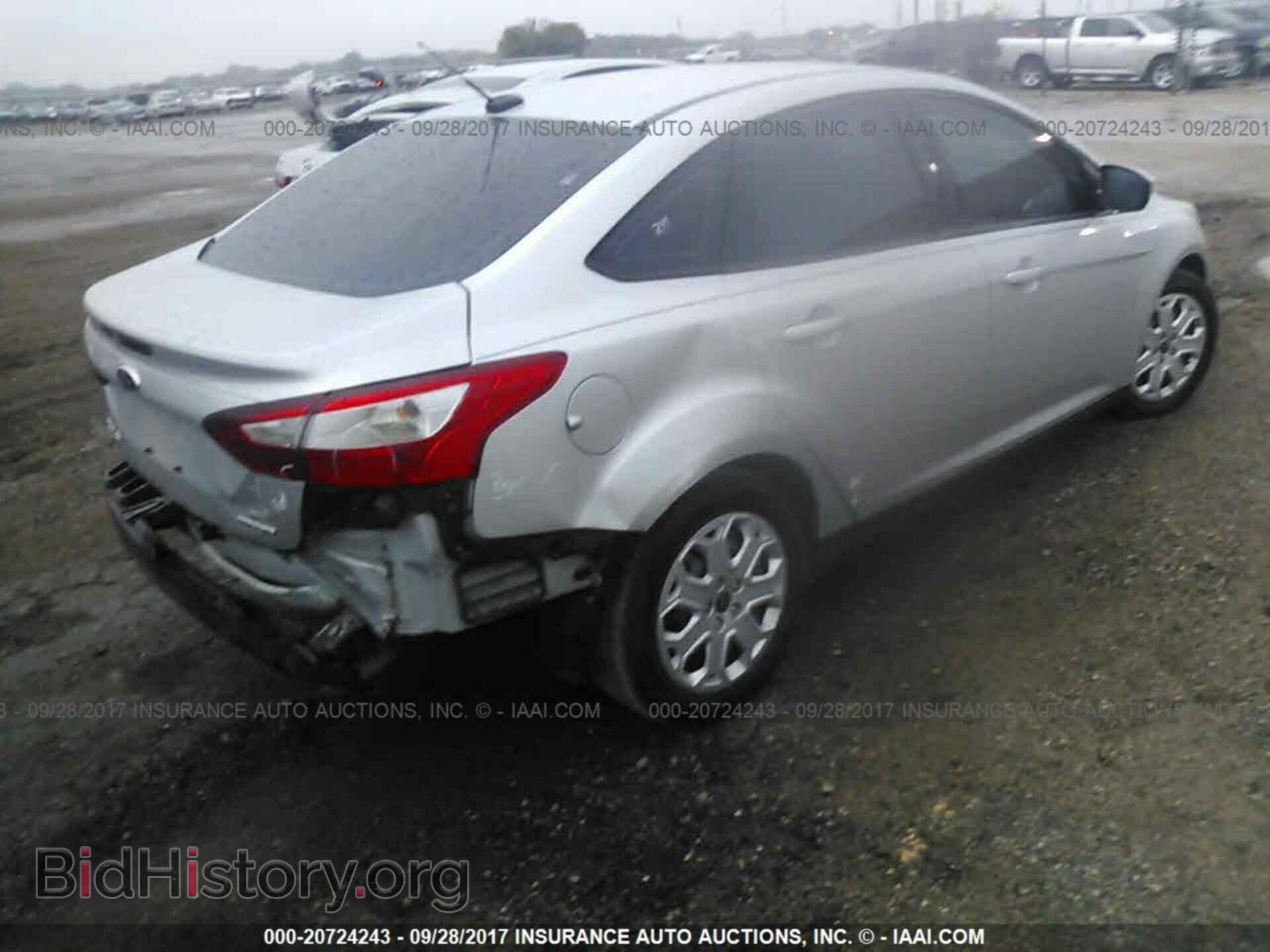 2012 Ford Focus - VIN: 1FAHP3F28CL466132 - Photo 4