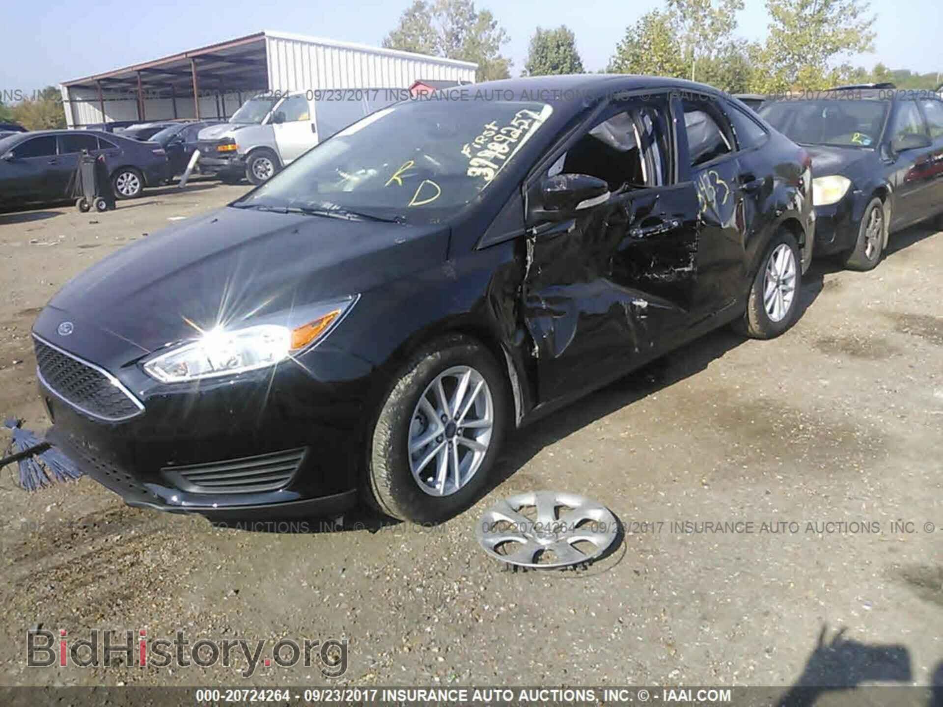 2017 Ford Focus - VIN: 1FADP3F22HL221302 - Photo 2