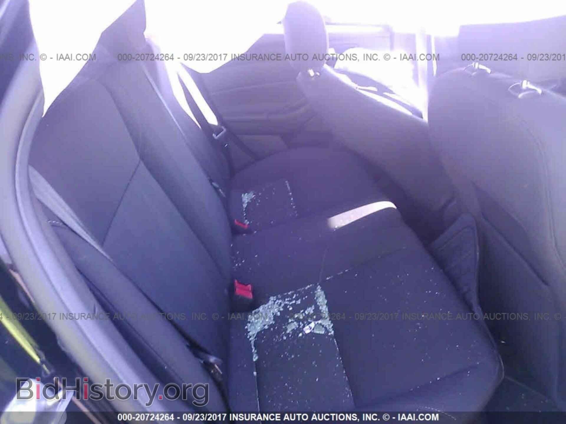 2017 Ford Focus - VIN: 1FADP3F22HL221302 - Photo 8