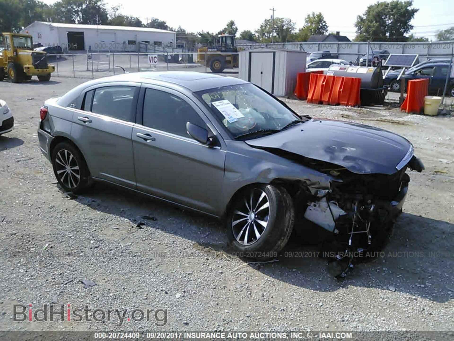 Photo 1C3BC8FG3BN624131 - Chrysler 200 2011