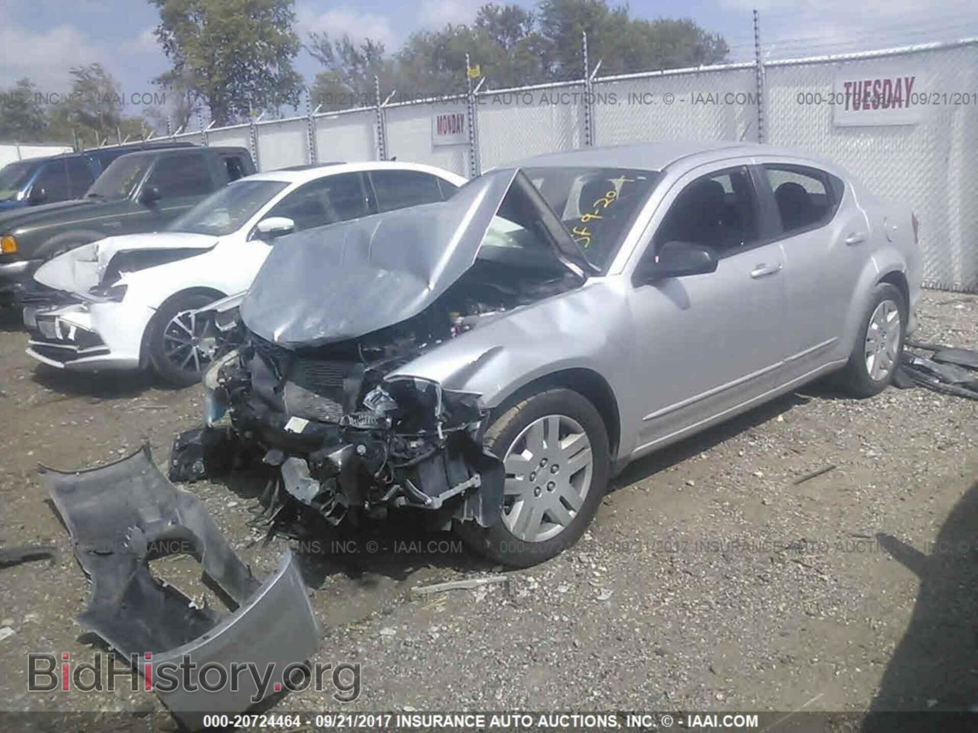 2011 Dodge Avenger - VIN: 1B3BD4FB1BN520969 - Photo 2