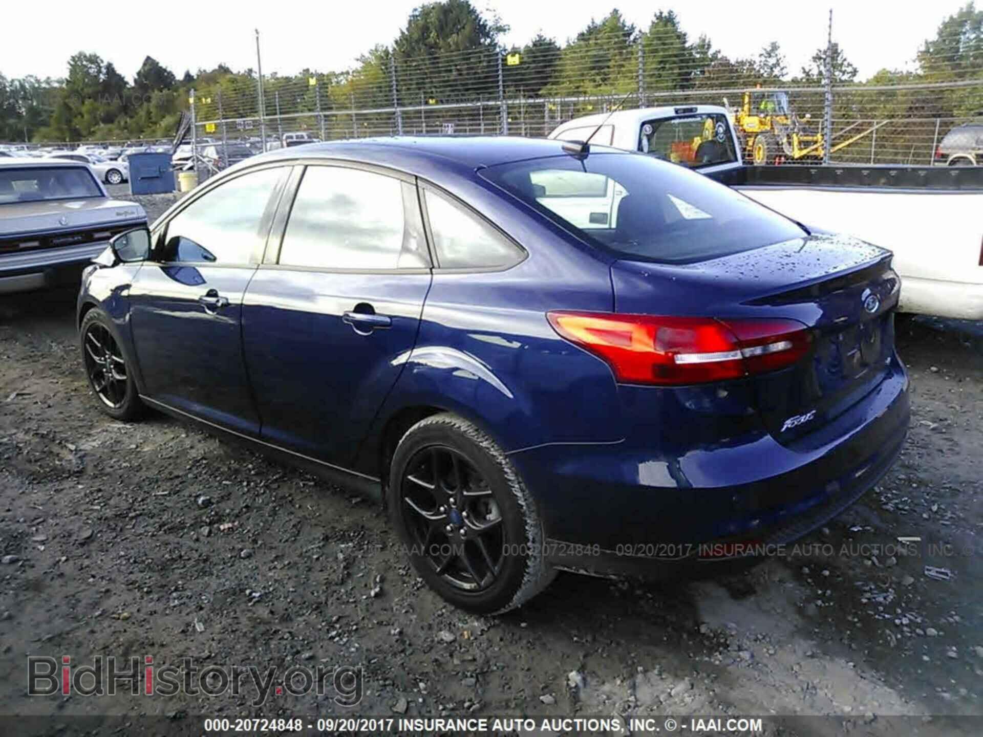 2016 Ford Focus - VIN: 1FADP3F27GL240720 - Photo 3