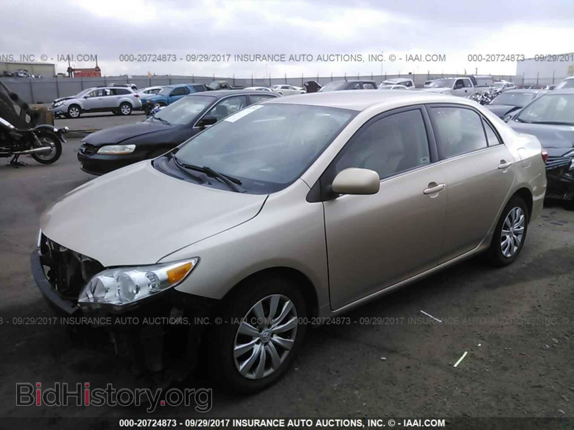 2013 Toyota Corolla - VIN: 5YFBU4EEXDP203420 - Photo 2