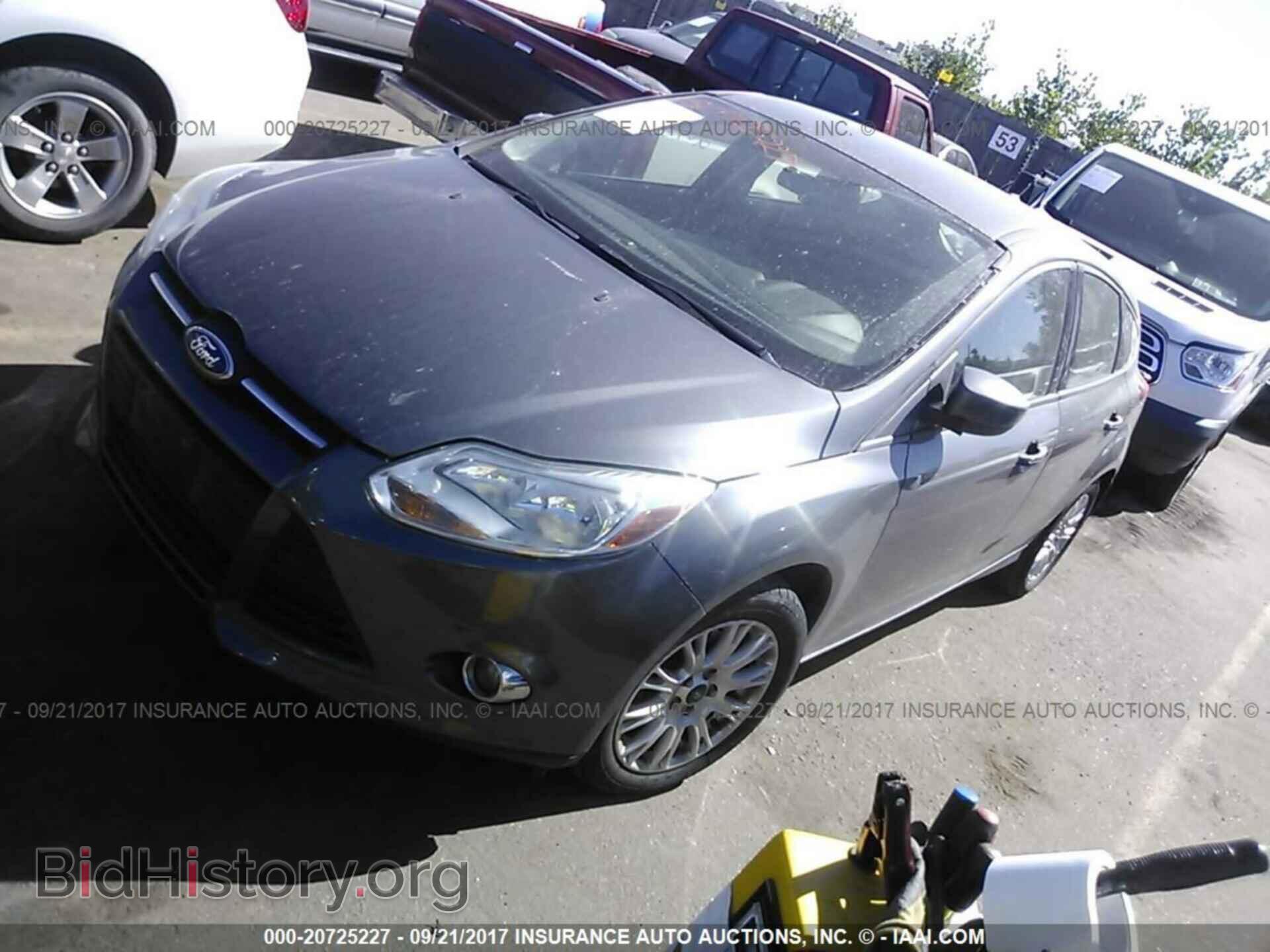 2012 Ford Focus - VIN: 1FAHP3K21CL333573 - Photo 2