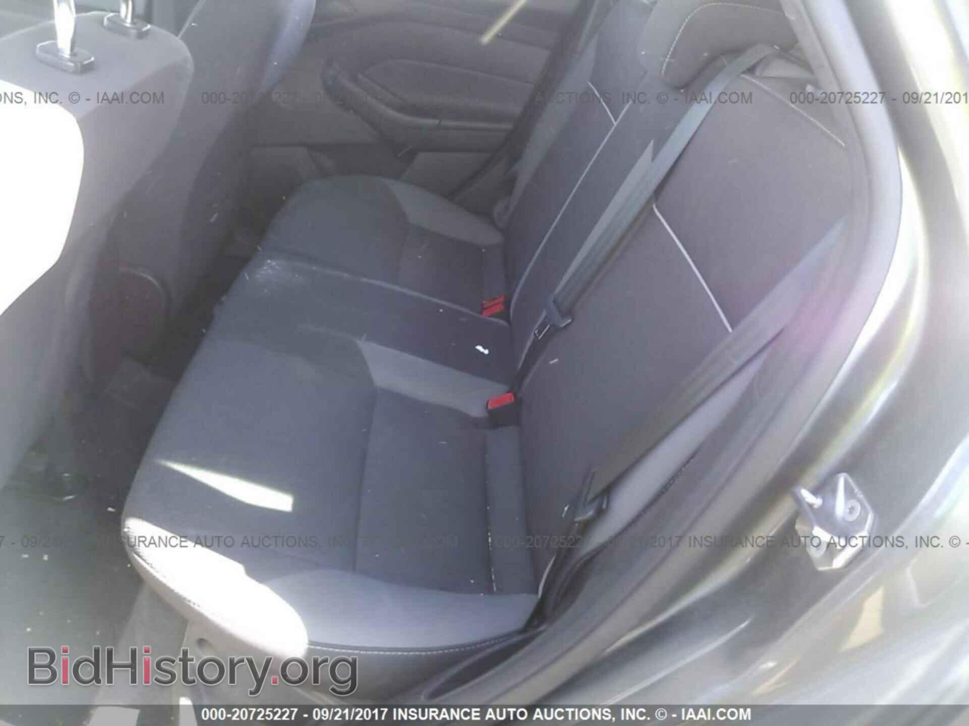 2012 Ford Focus - VIN: 1FAHP3K21CL333573 - Photo 8