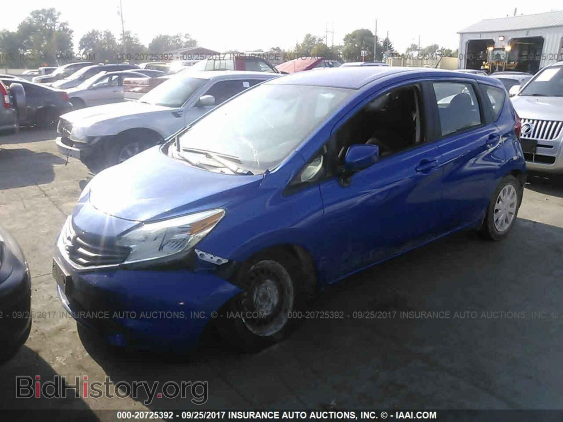 2015 Nissan Versa note - VIN: 3N1CE2CP2FL435541 - Фото 2