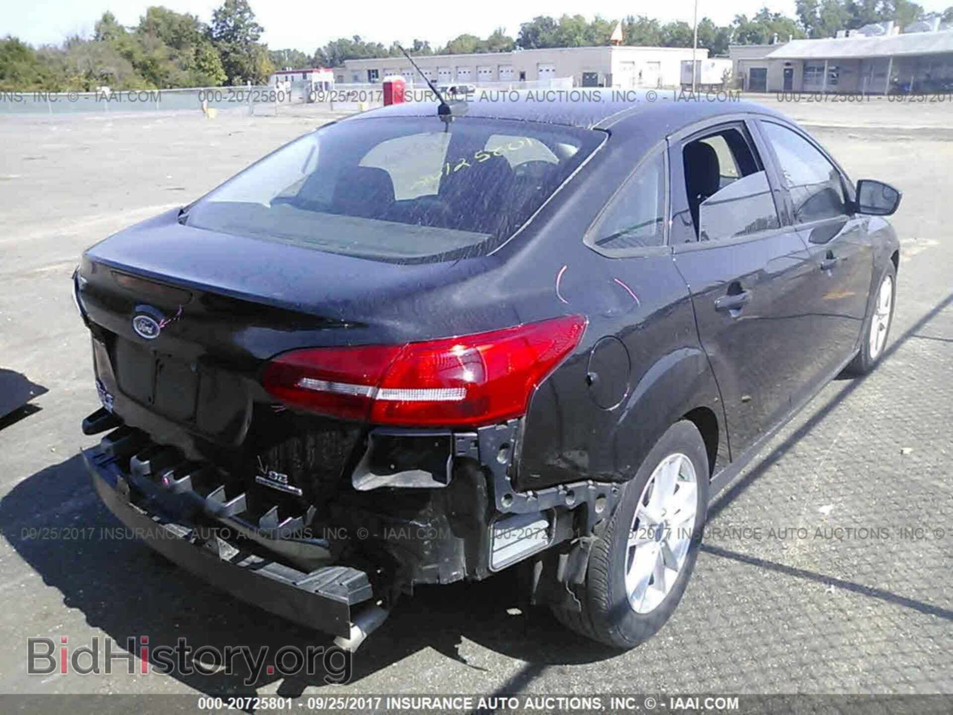 2015 Ford Focus - VIN: 1FADP3F28FL296180 - Photo 4