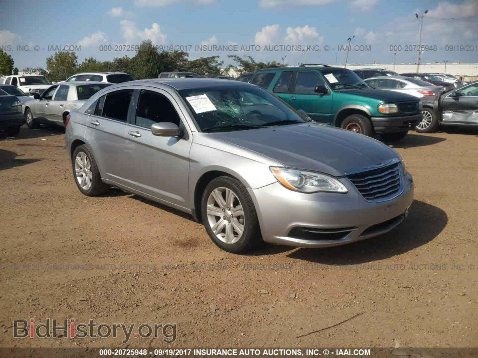 Photo 1C3CCBAB0DN733209 - Chrysler 200 2013