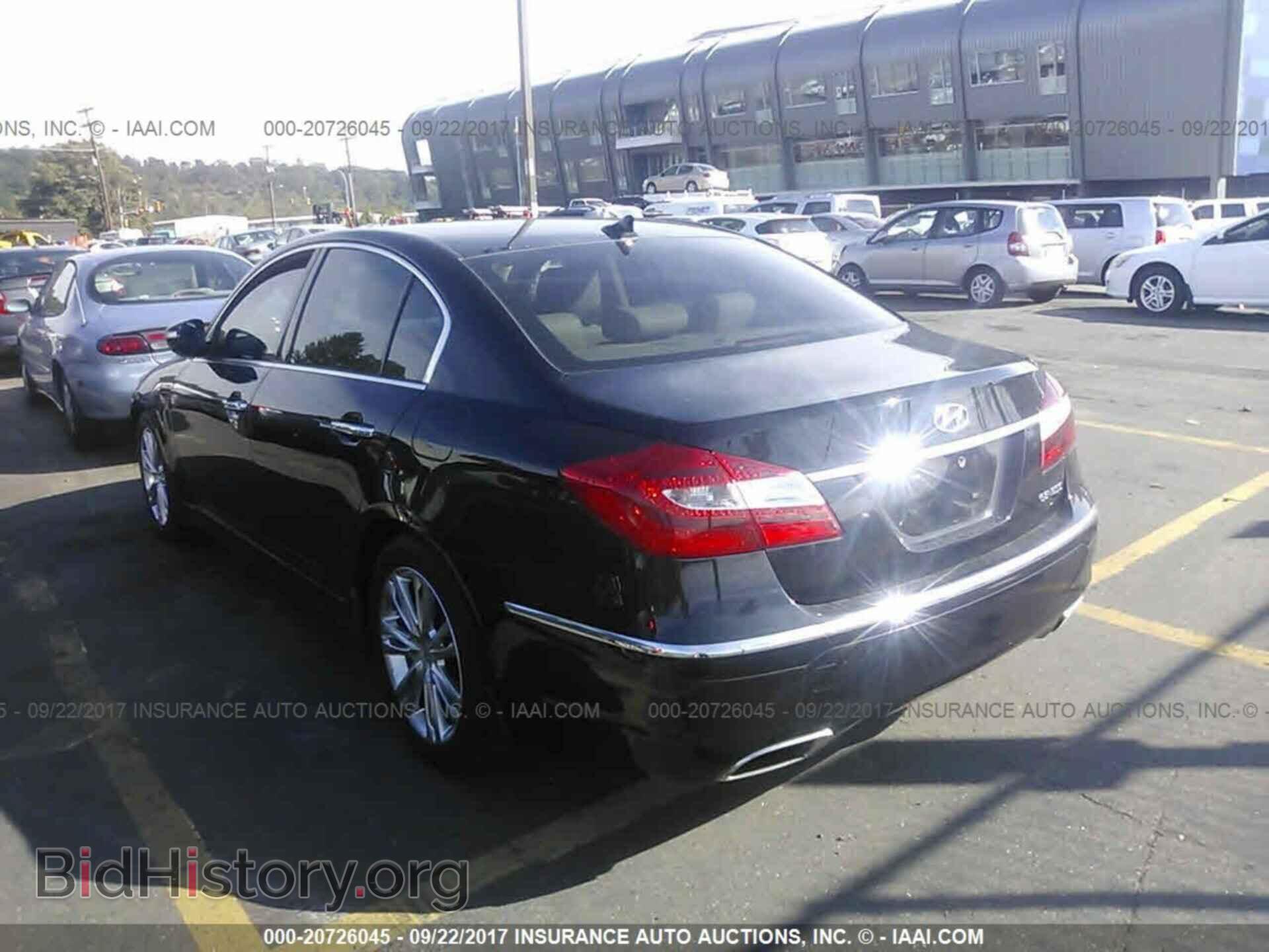 2014 Hyundai Genesis - VIN: KMHGC4DD4EU265946 - Фото 3