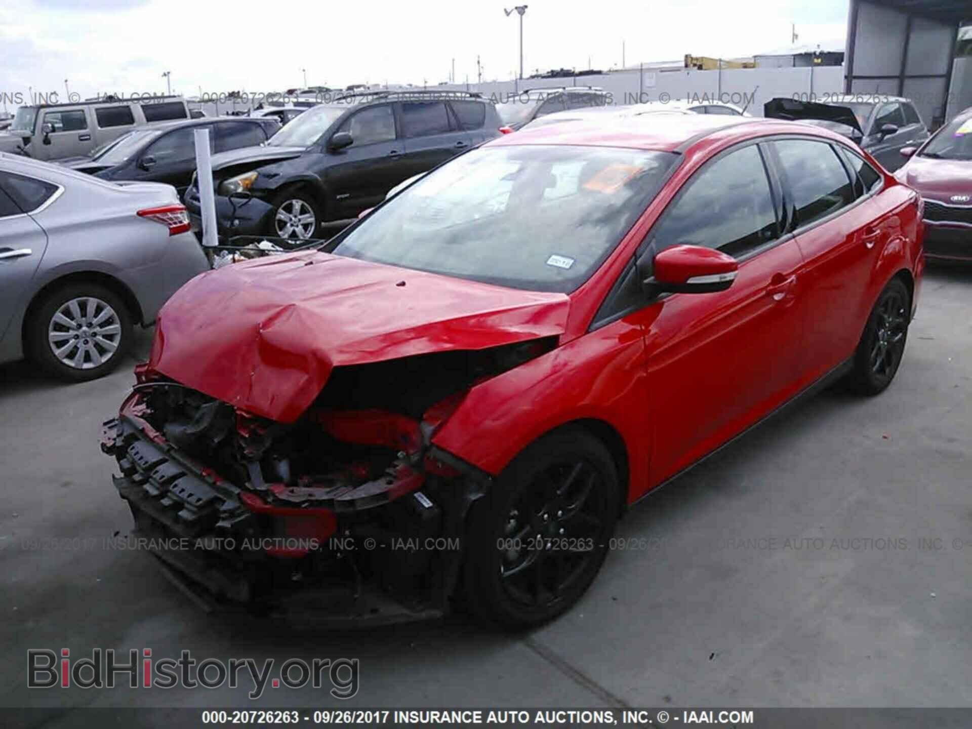 2016 Ford Focus - VIN: 1FADP3F28GL326425 - Photo 2