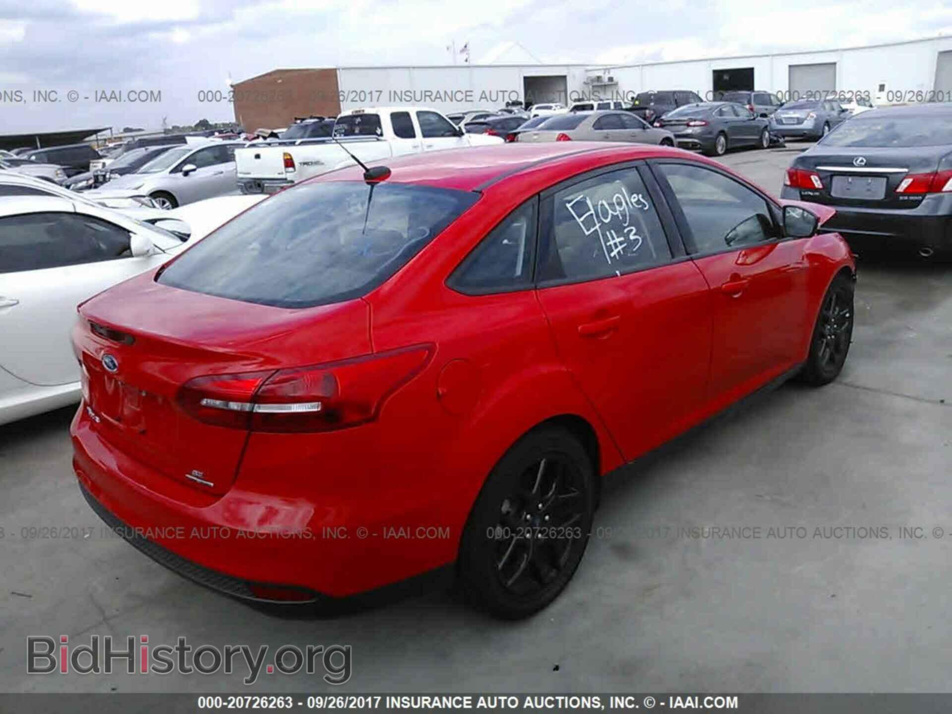 2016 Ford Focus - VIN: 1FADP3F28GL326425 - Photo 4