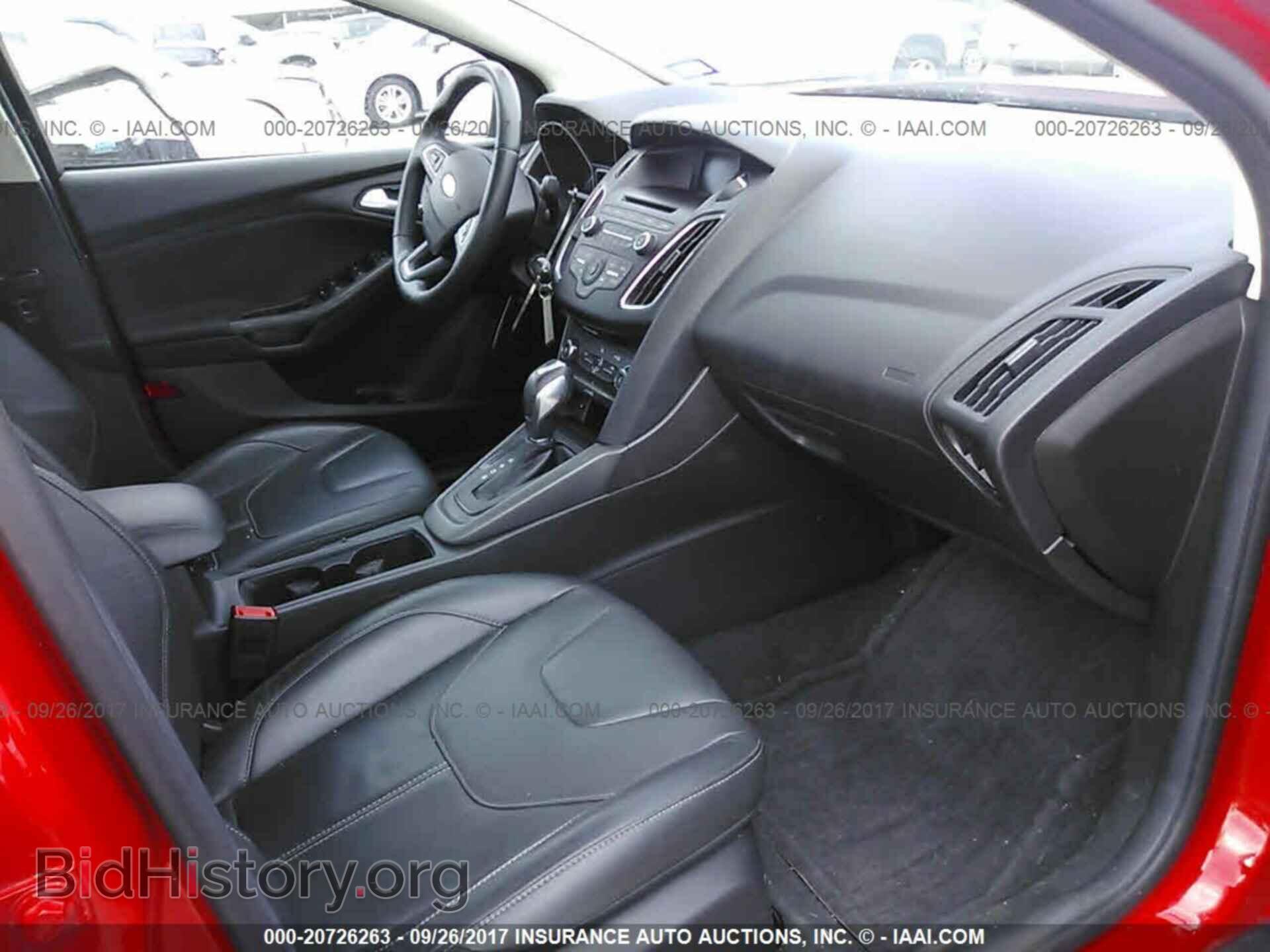 2016 Ford Focus - VIN: 1FADP3F28GL326425 - Photo 5