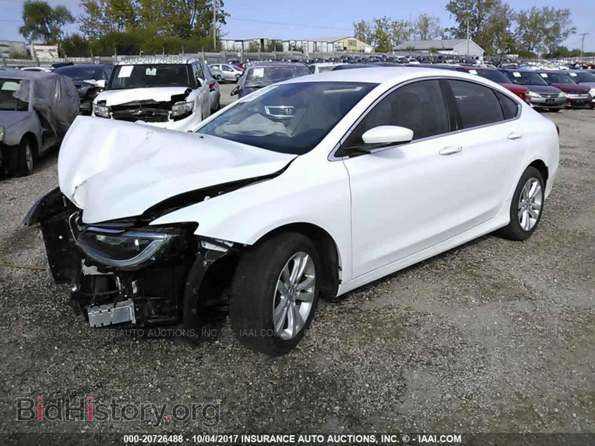 2015 Chrysler 200 - VIN: 1C3CCCAB0FN697174 - Photo 2