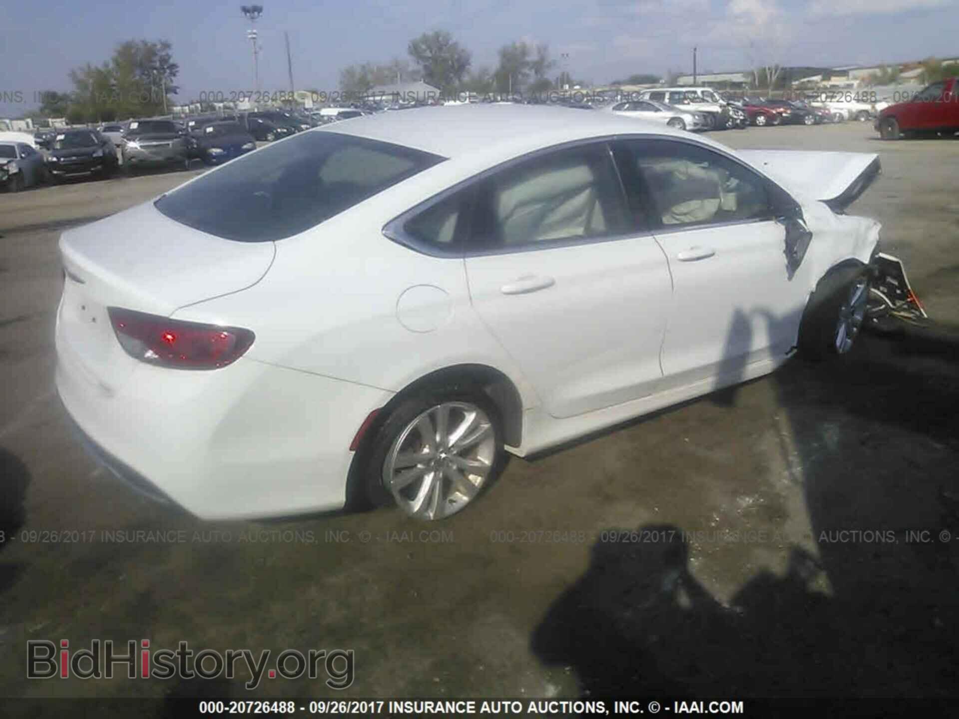 2015 Chrysler 200 - VIN: 1C3CCCAB0FN697174 - Photo 4