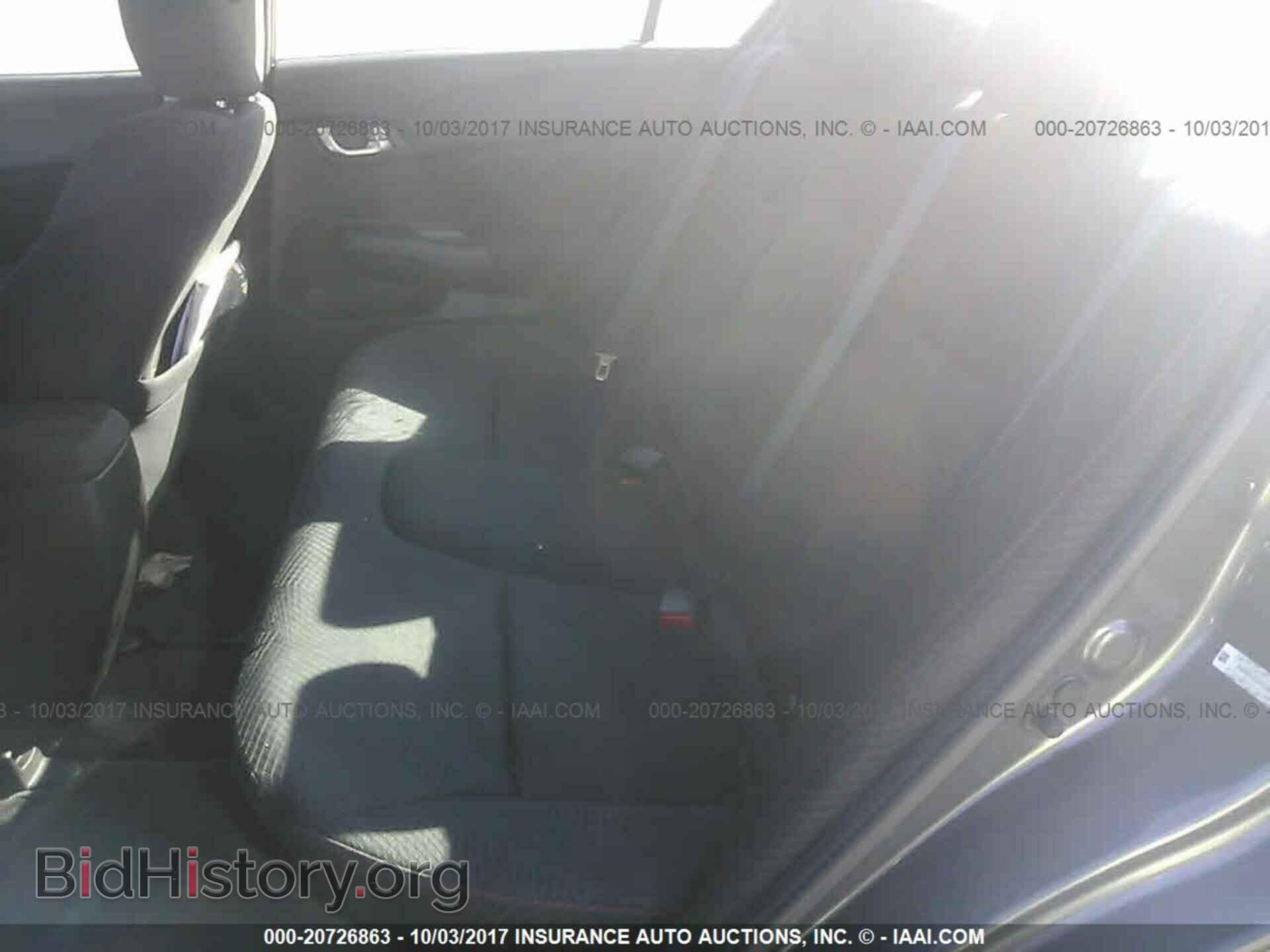 2012 Honda Civic - VIN: 2HGFB6E5XCH703943 - Photo 8