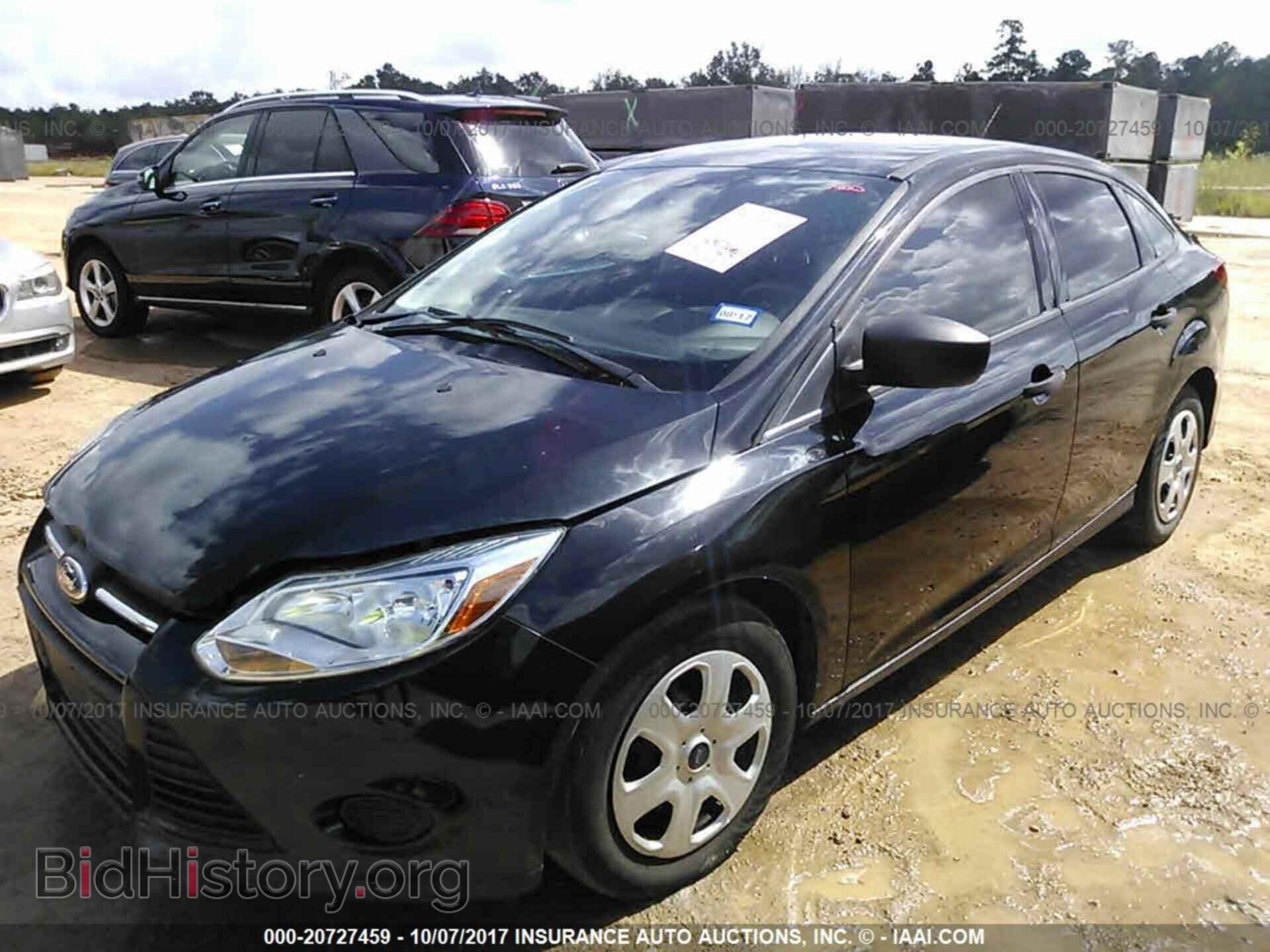 2013 Ford Focus - VIN: 1FADP3E20DL381111 - Фото 2