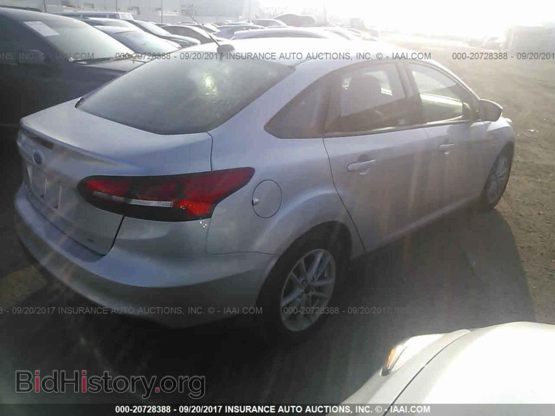 2017 Ford Focus - VIN: 1FADP3F2XHL231818 - Photo 4