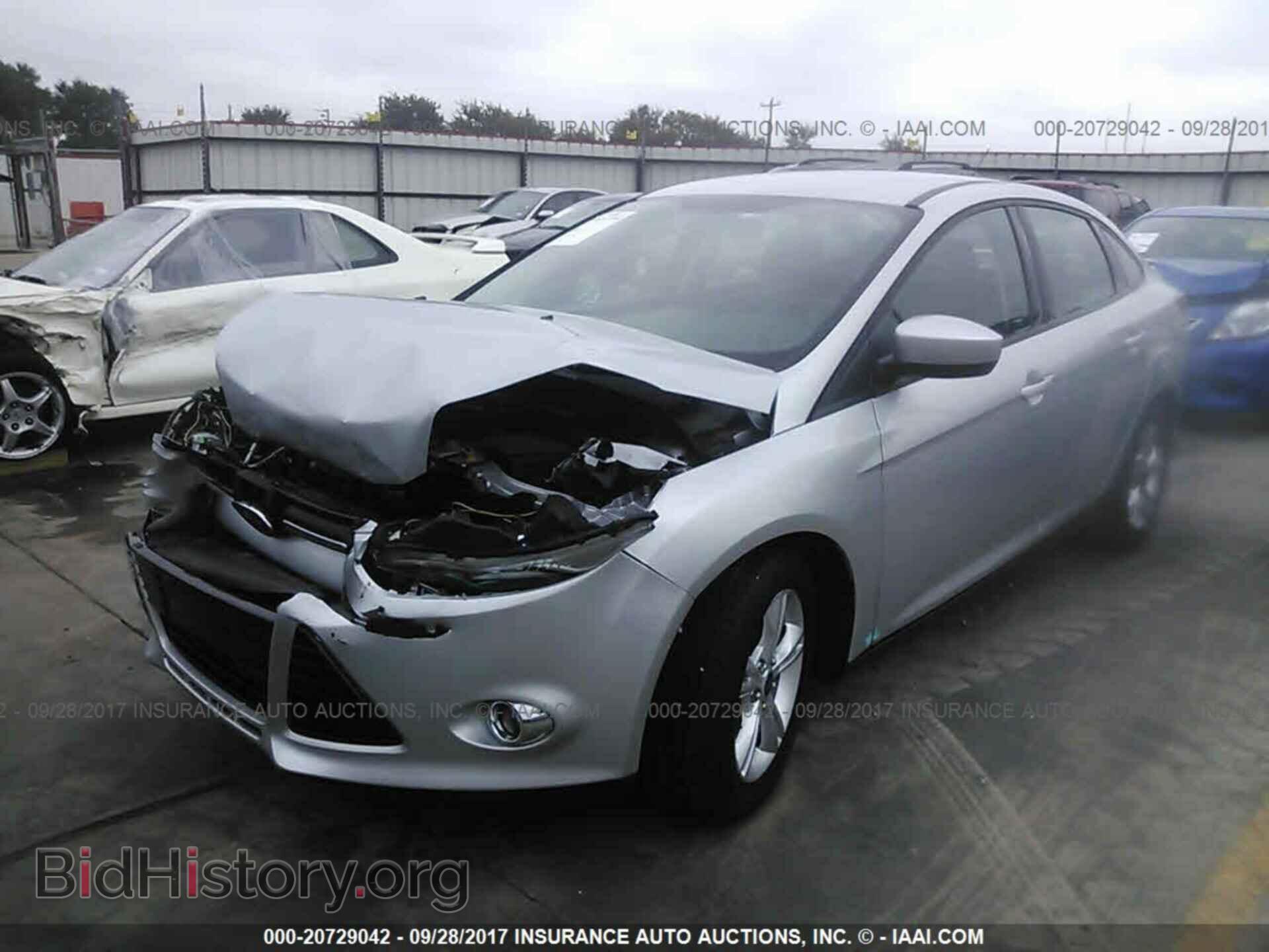2012 Ford Focus - VIN: 1FAHP3F20CL466884 - Photo 2