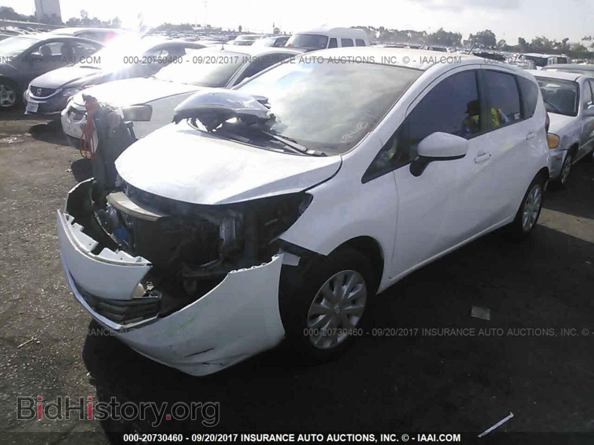 2015 Nissan Versa note - VIN: 3N1CE2CP5FL414585 - Фото 2