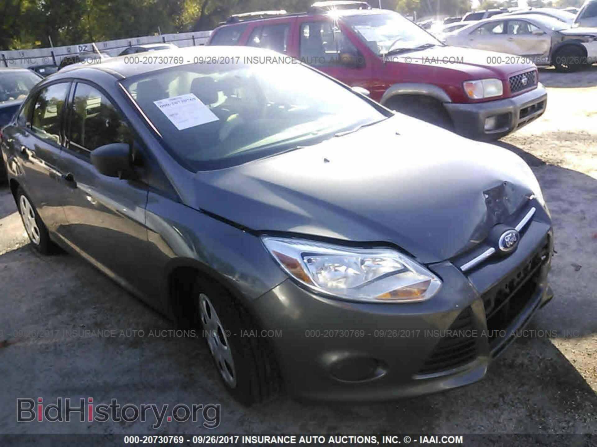 Photo 1FAHP3E29CL215704 - Ford Focus 2012
