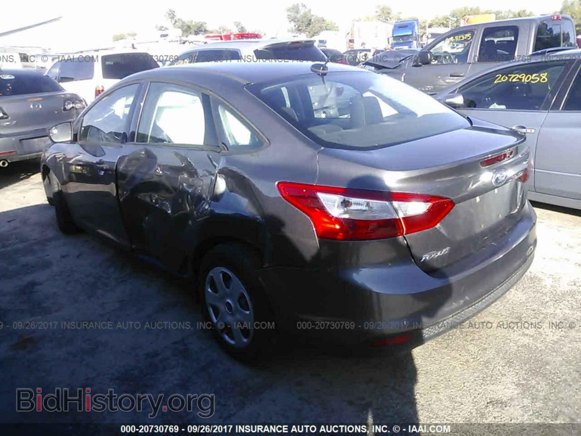 2012 Ford Focus - VIN: 1FAHP3E29CL215704 - Photo 3