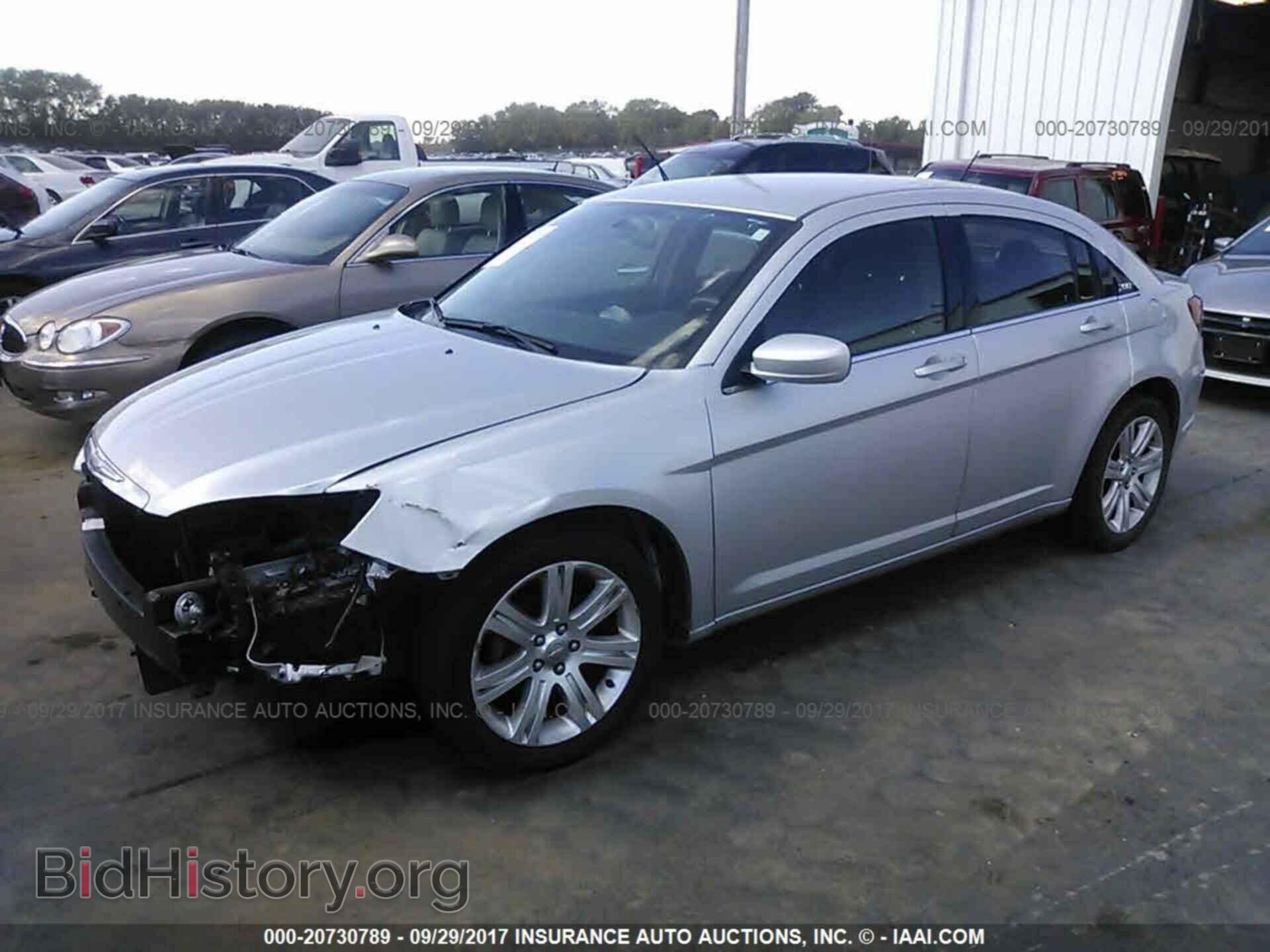 2012 Chrysler 200 - VIN: 1C3CCBBB2CN131473 - Photo 2