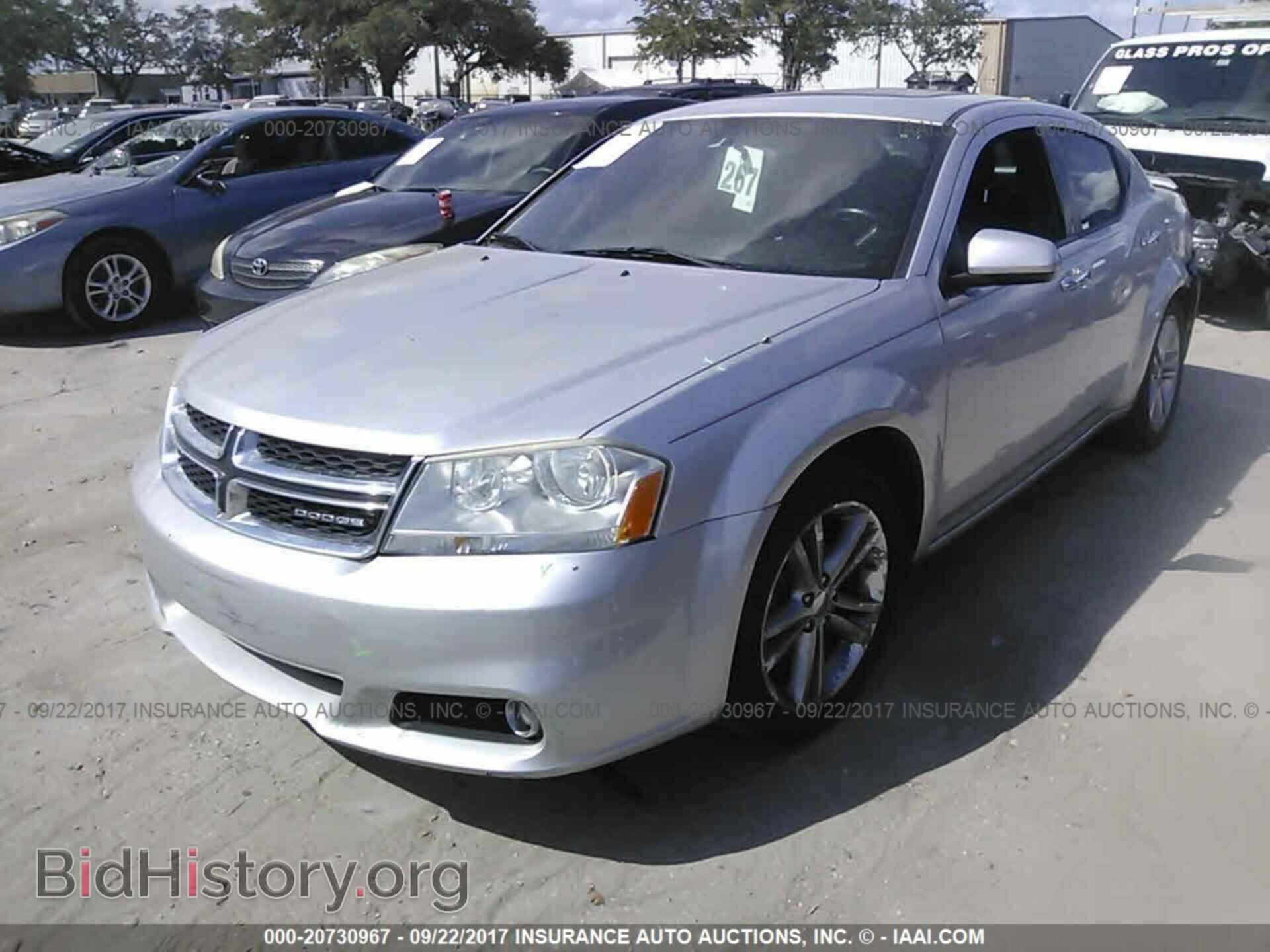 2011 Dodge Avenger - VIN: 1B3BD1FG8BN508067 - Photo 2